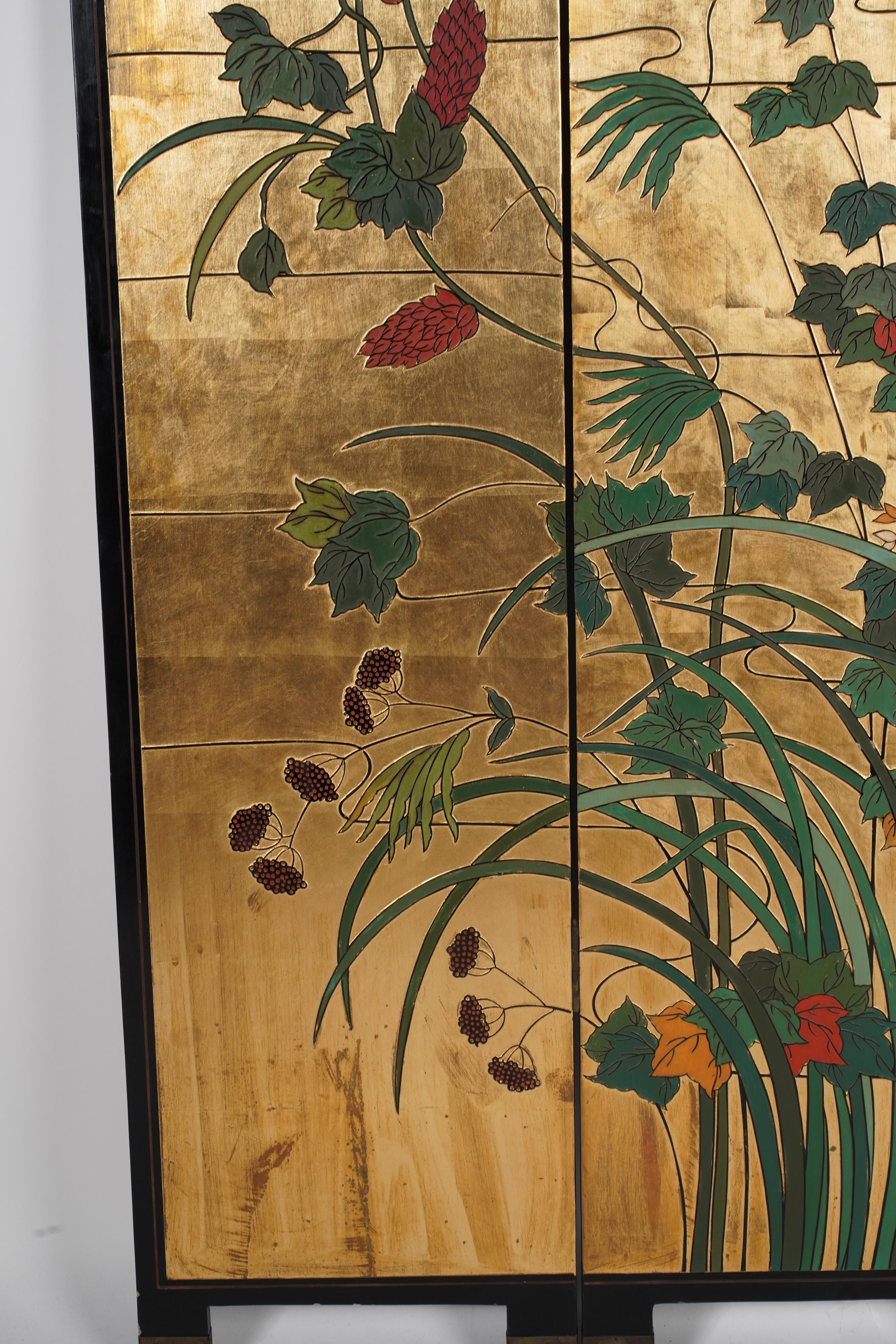 Fatto a mano Paravento a quattro pannelli d'ispirazione asiatica con lacca dorata vintage in vendita