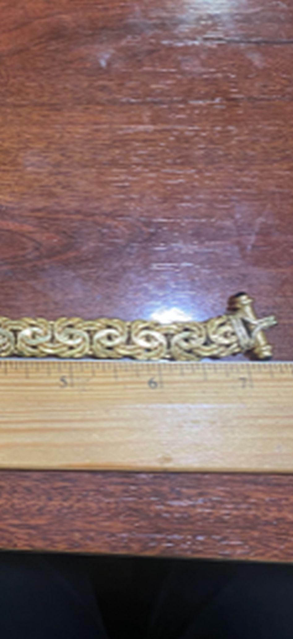 Vintage Gold Link Cabochon Onyx Toggle Clasp Bracelet Estate Fine Jewelry For Sale 1