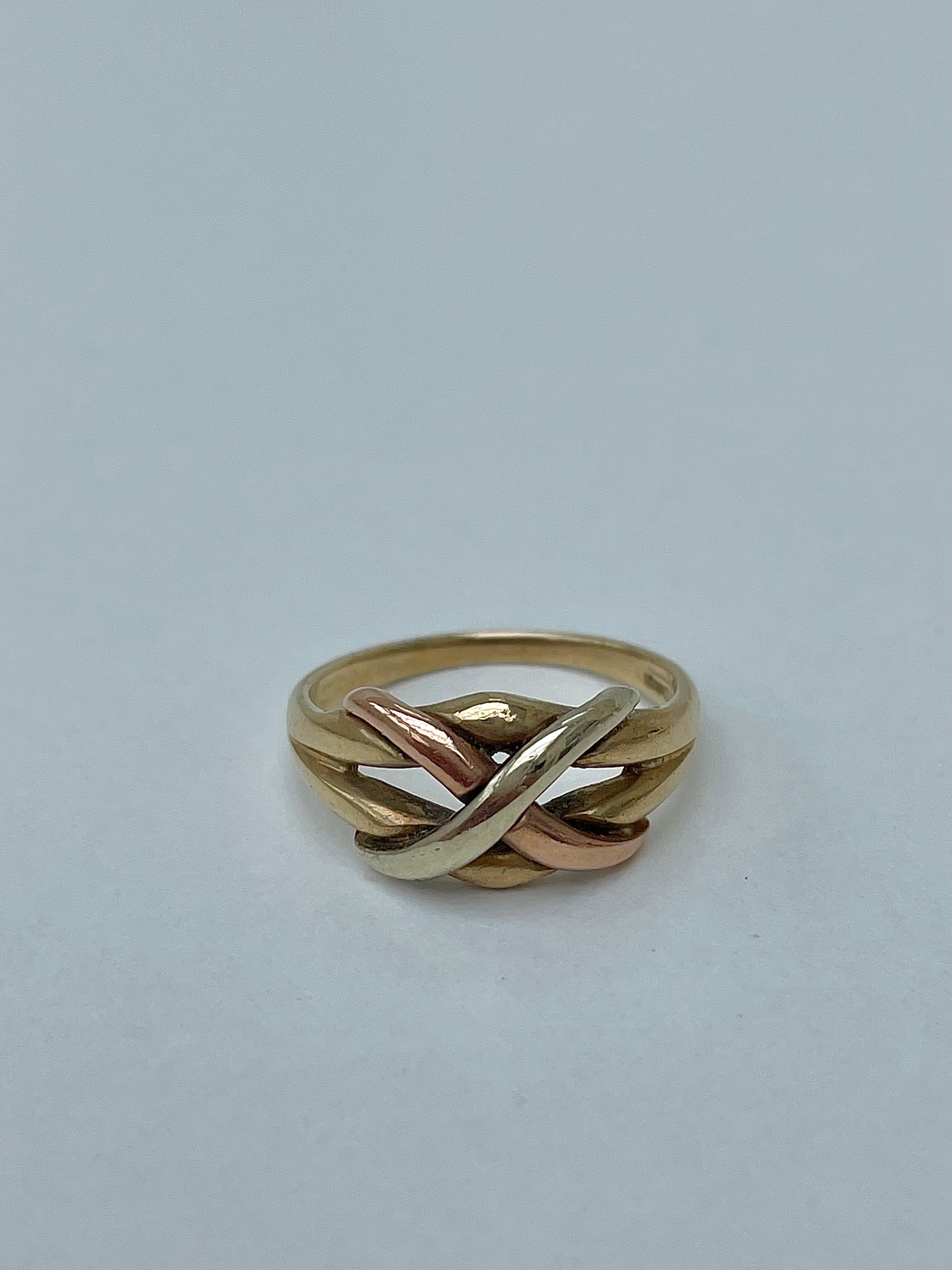 Vintage Gold Lovers Knot Ring

the sweetest lovers knot ring, so precious! 

The item comes without the box in the photos but will be presented in a  gift box

Measurements: weight 3.09g, size UK L, head of ring 16.5mm x 8.6mm, height off finger