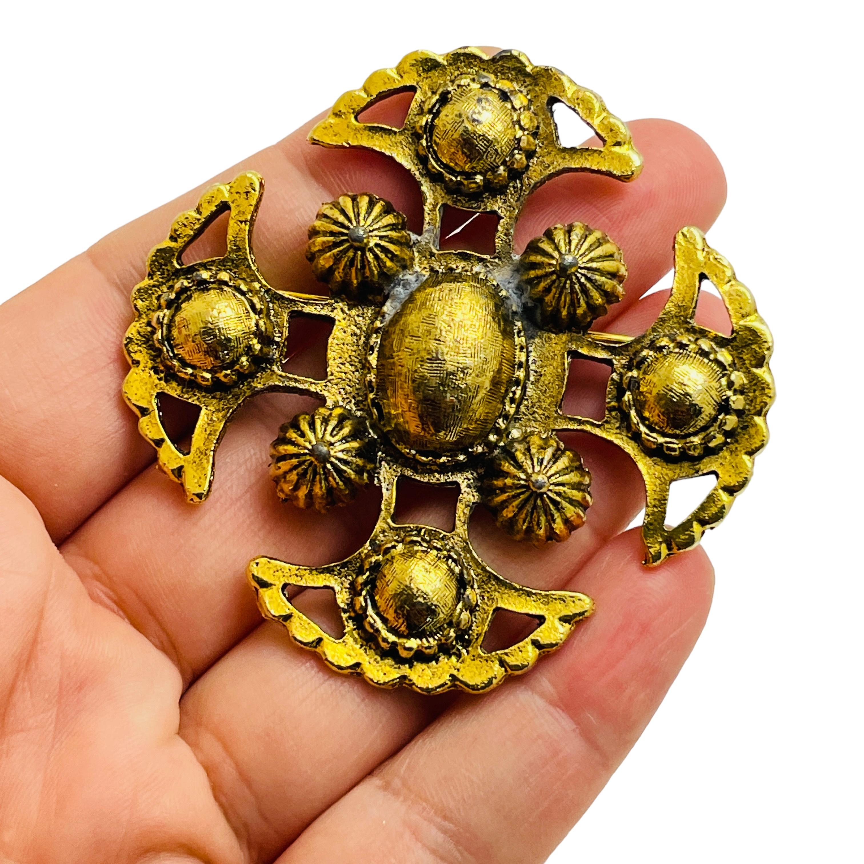 Women's Vintage gold maltese cross large designer brooch For Sale