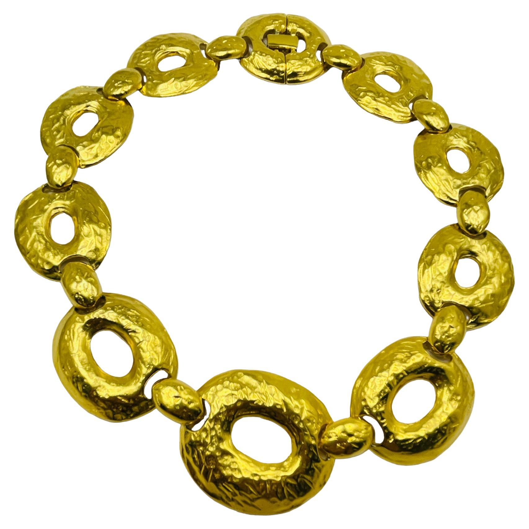 Vintage gold massive textured designer runway necklace For Sale