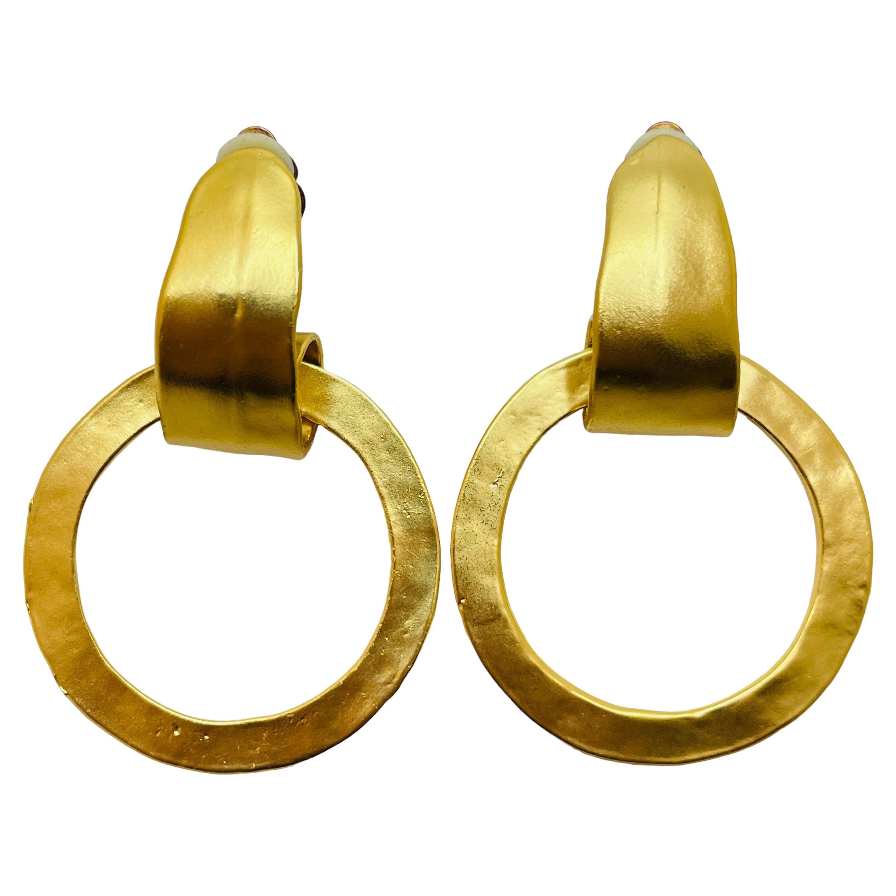 Vintage gold matte modernist door knocker clip on earrings For Sale