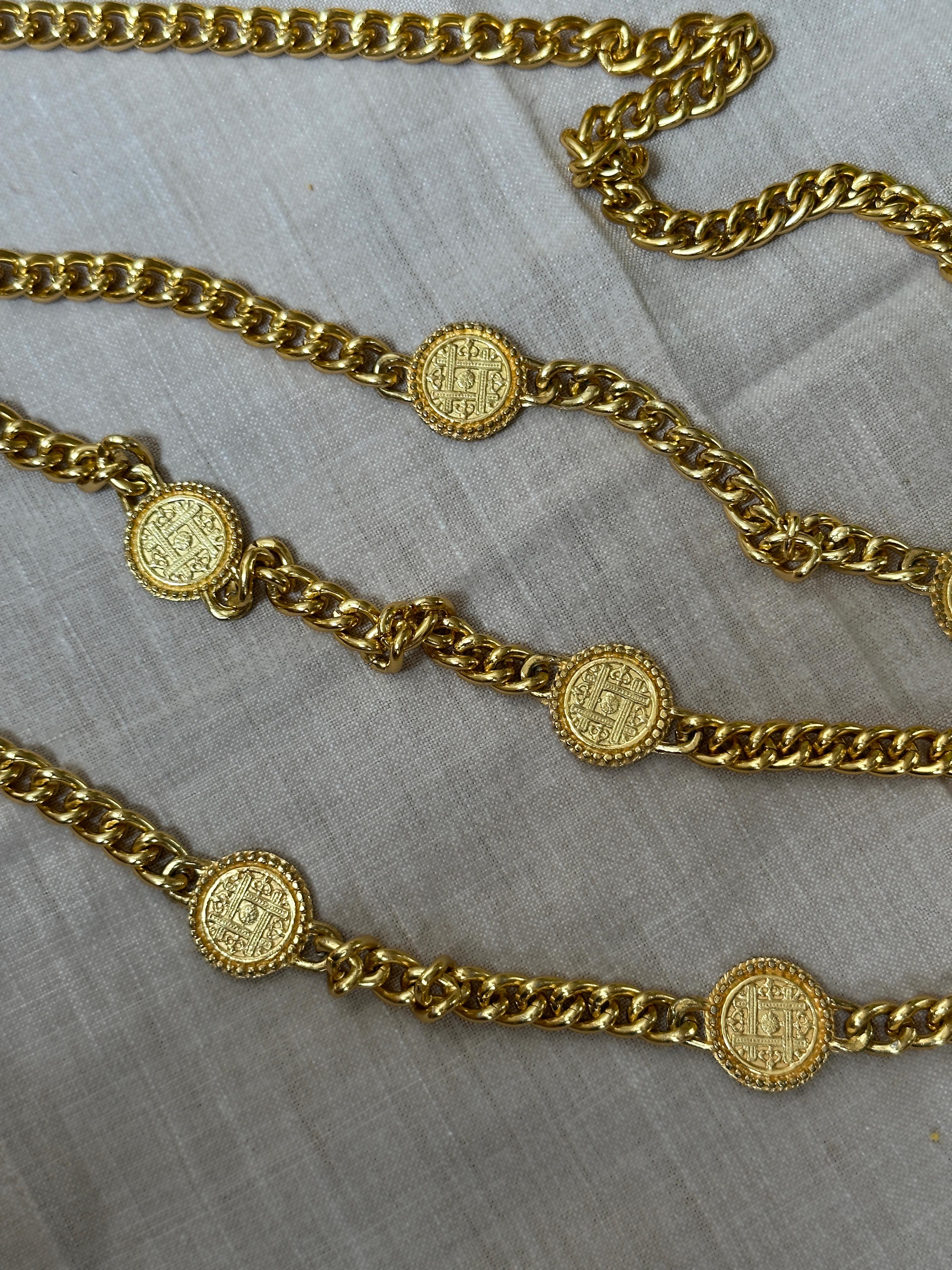 Vintage Gold Medallion Chain Belt 2