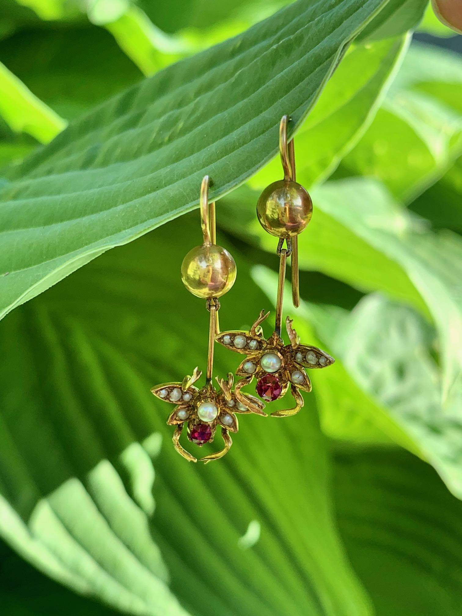Nothing says Summer like the buzz of insects. Now you get to take them along with you with this fun pin and earring set.  Ruby gemstone and seed pearls set on this gold backdrop to create these fabulous and fun pieces.