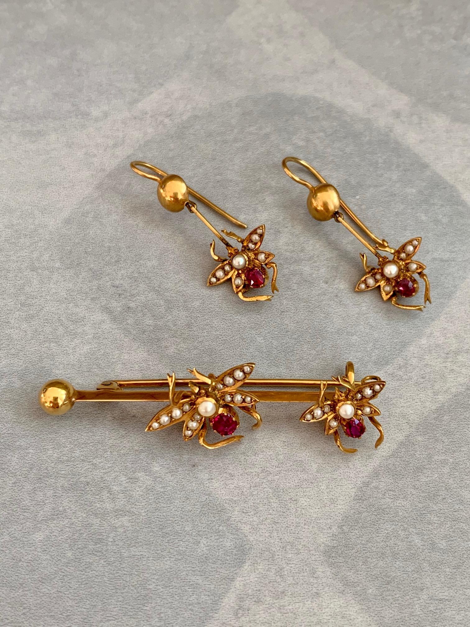Vintage Gold Insect Pin and Earring Set In Excellent Condition In St. Louis Park, MN