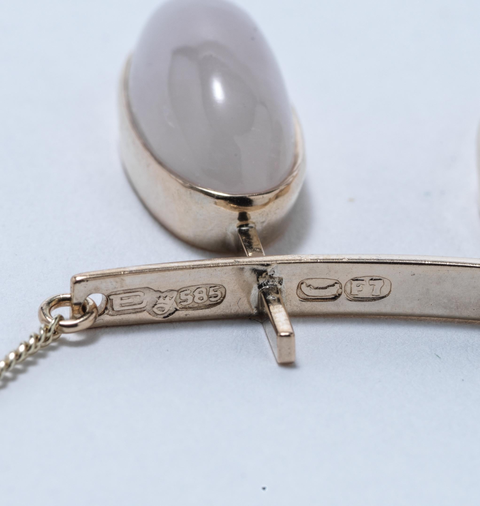 Women's Vintage gold necklace with milk quartz stones made 1959 in Finland. For Sale