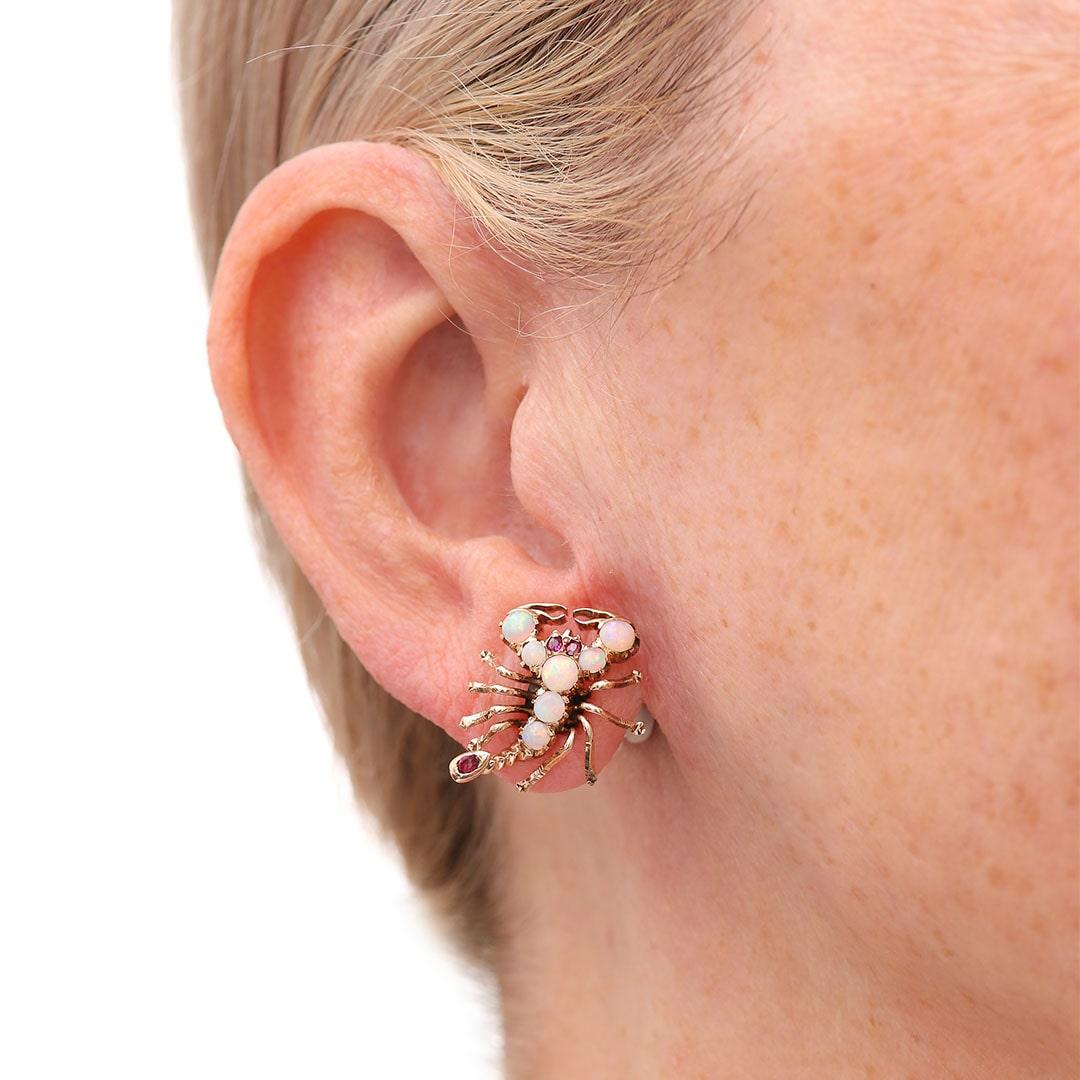 Vintage-Ohrringe aus Gold, Opal und Rubin mit Skorpionen, um 1990 (Rundschliff) im Angebot