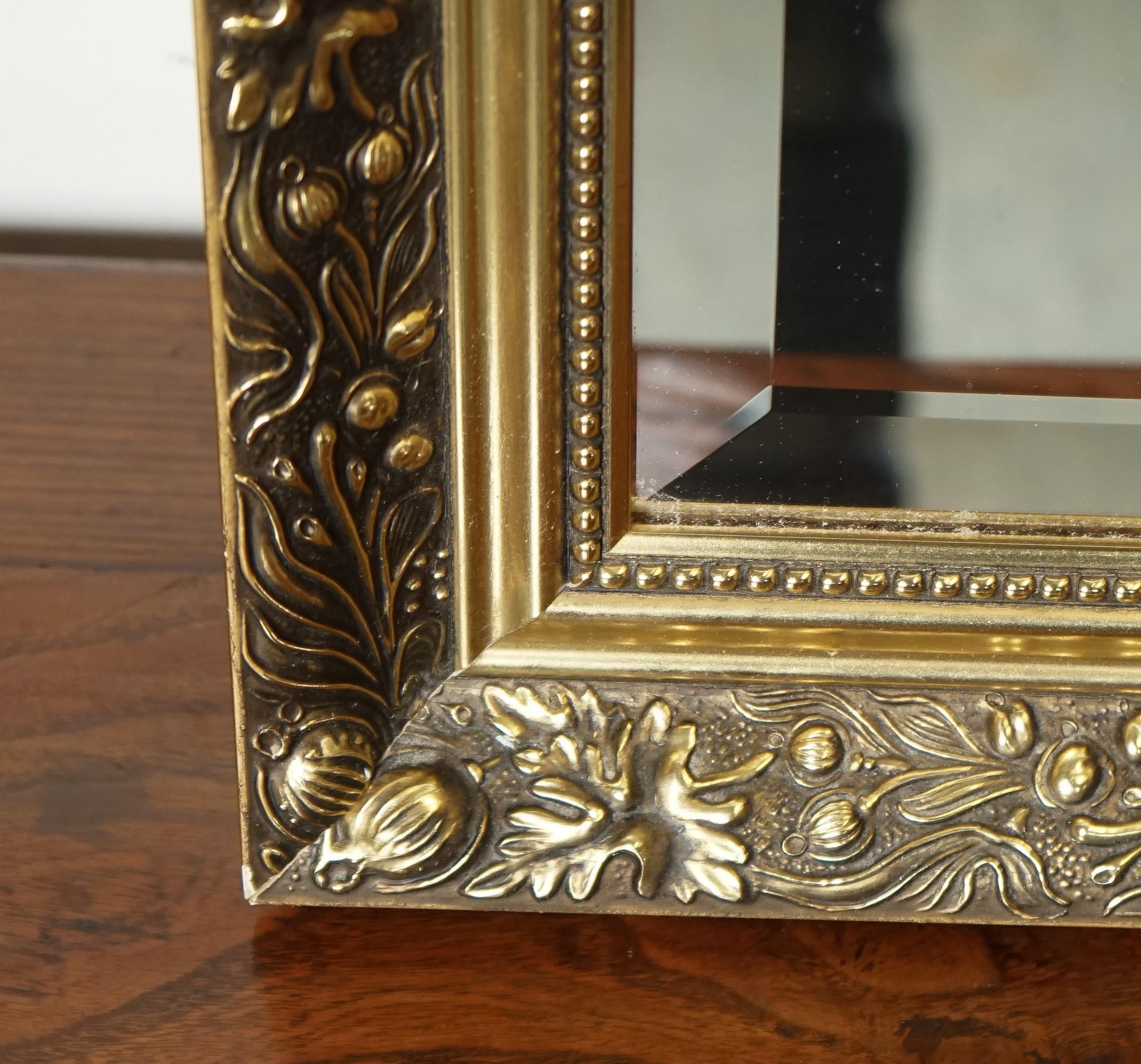 VINTAGE GOLD ORNATE WALL MIRROR LOVELY CARVED DETAILS j1 In Good Condition For Sale In Pulborough, GB