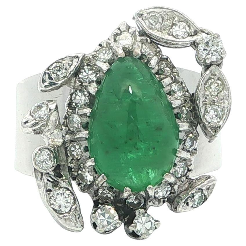 Vintage Gold 
Palladium GIA 3,35ct Pear Cabochon Smaragd 
Diamant Band Ring im Angebot