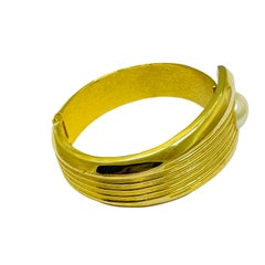 Vintage gold pearl clamper designer runway bracelet