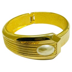 Vintage gold pearl clamper designer runway bracelet