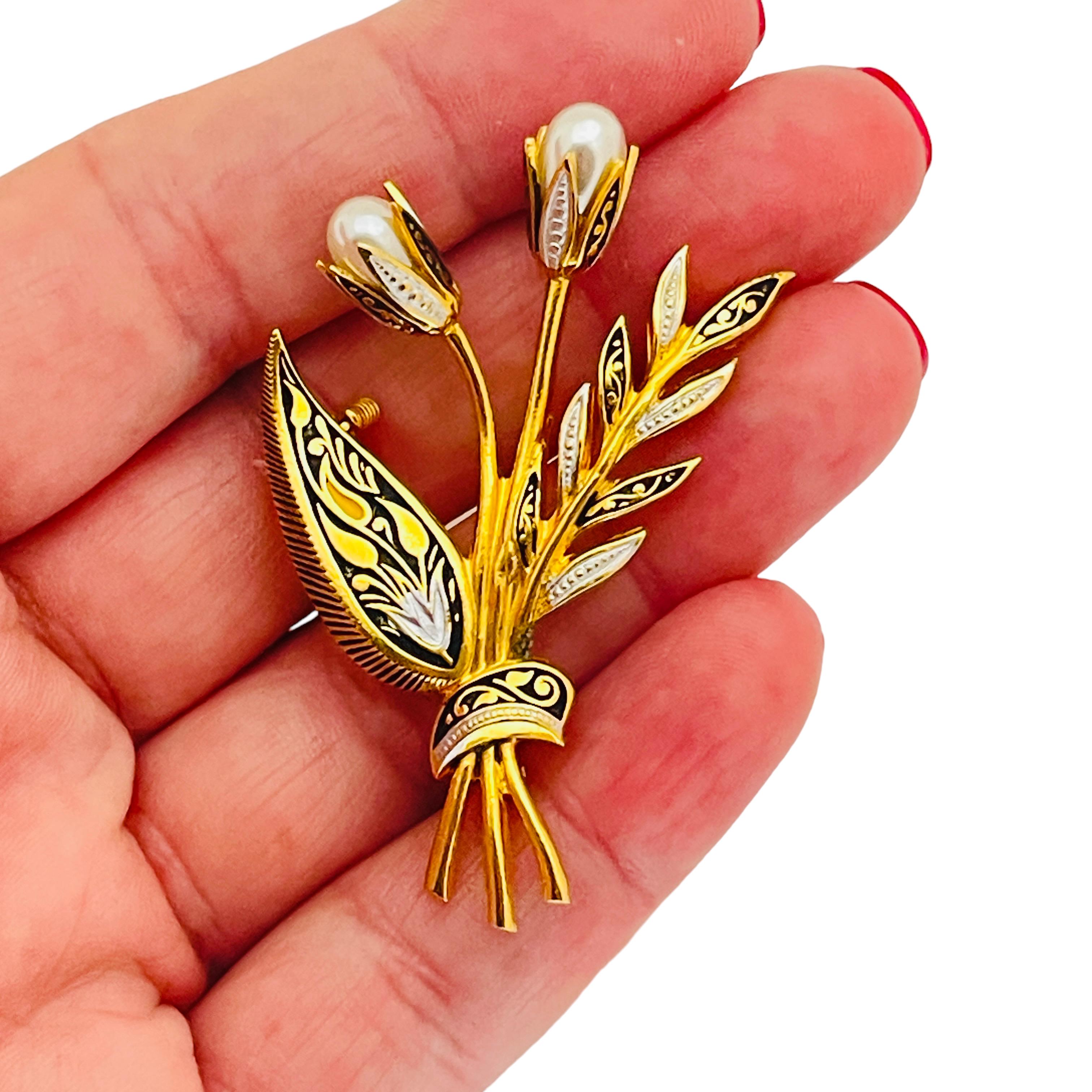 Women's or Men's Vintage gold pearl enamel flower designer brooch  For Sale