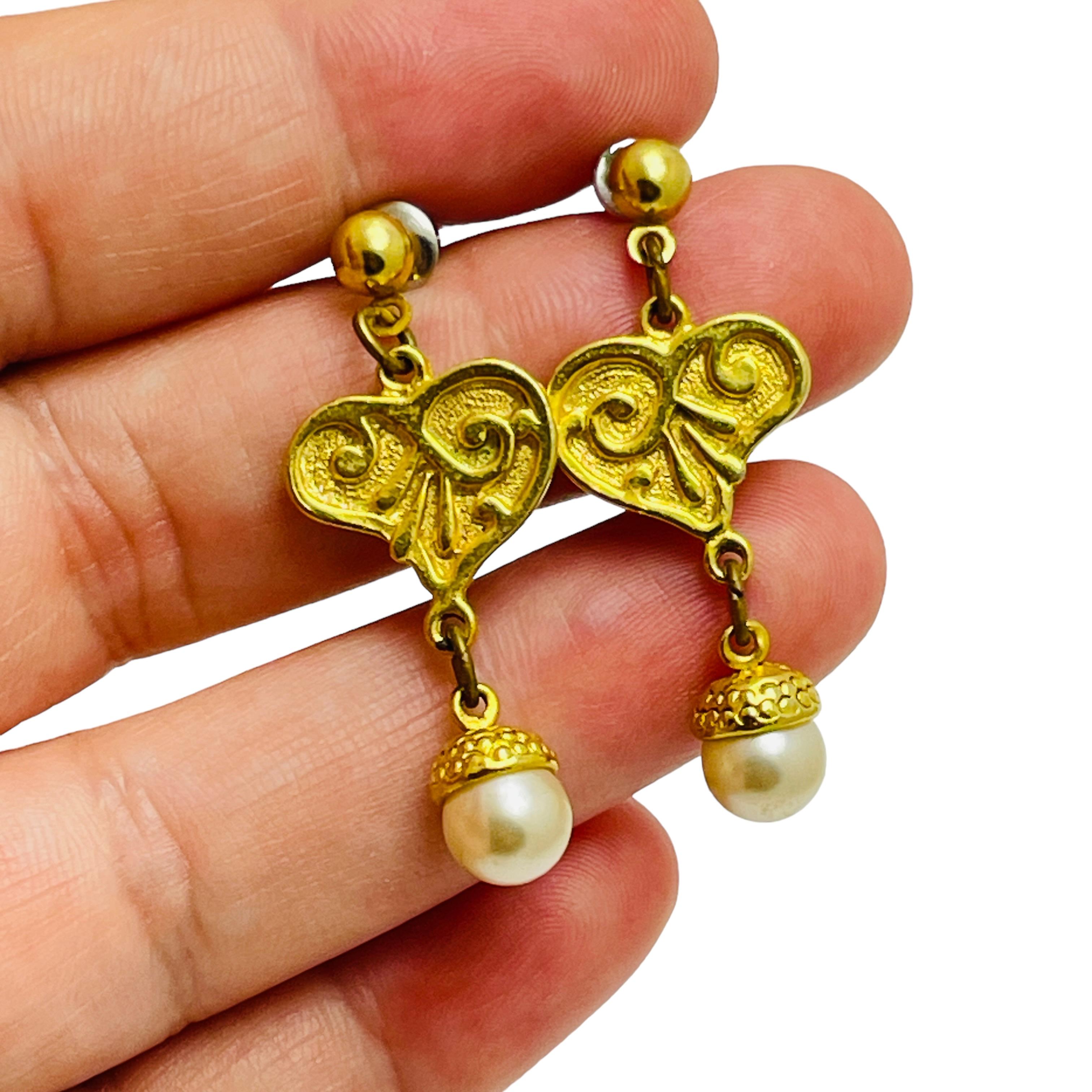 Women's Vintage gold pearl eteuscan dangle heart designer earrings For Sale