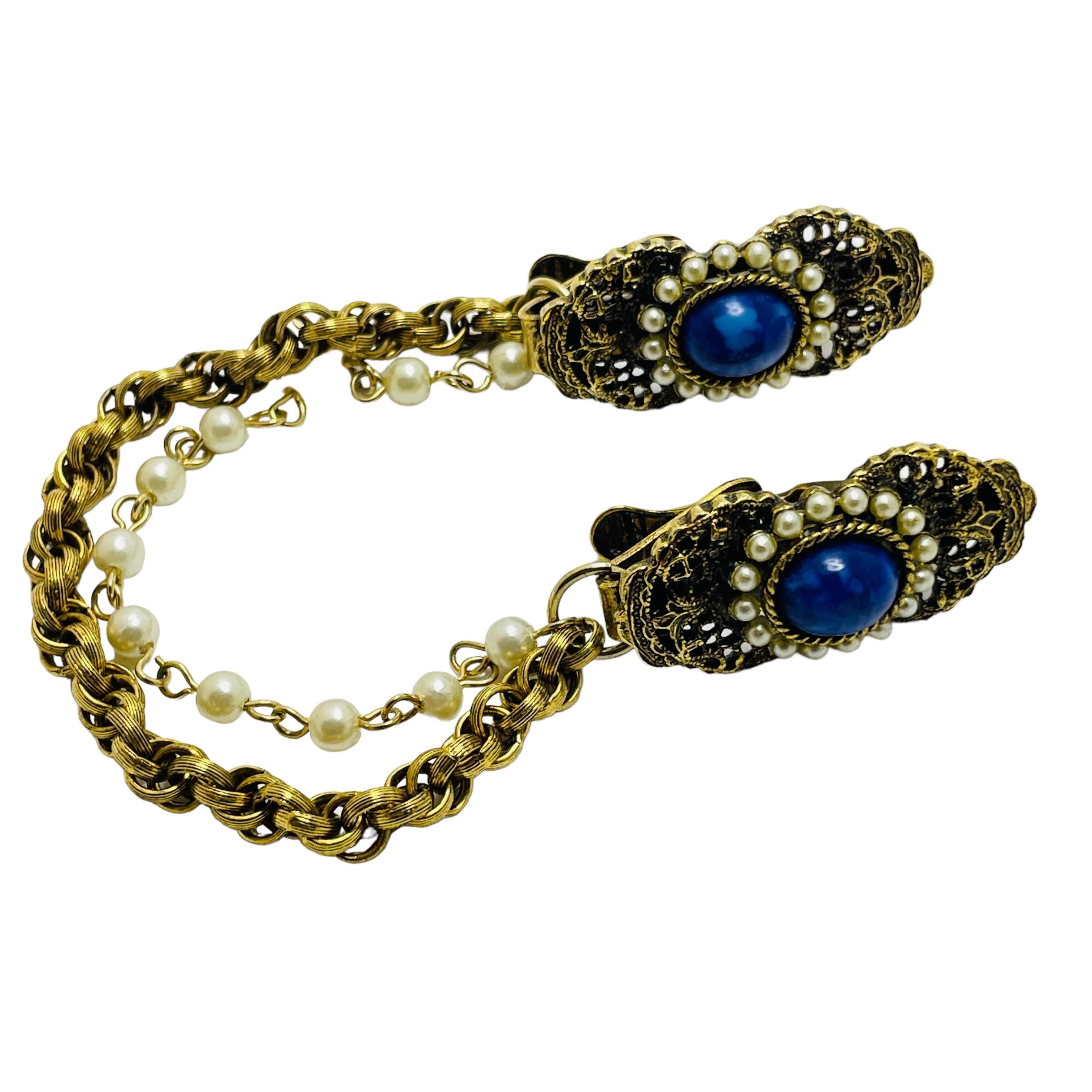 Vintage gold pearl faux lapis sweater clip For Sale 1