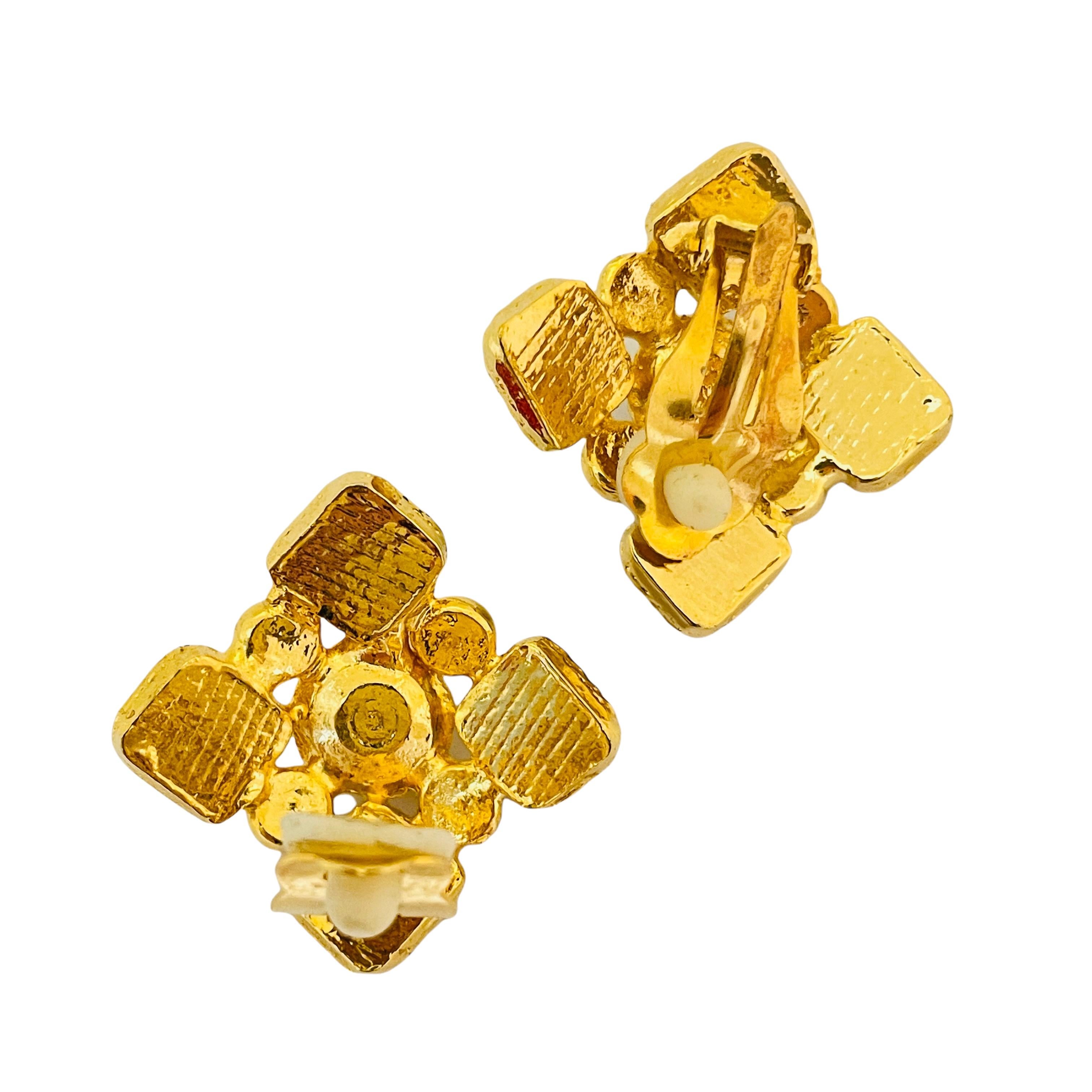 Women's Vintage gold pearl jewel rhinestones designer runway clip on earrings For Sale