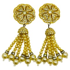 Vintage gold pearl rhinestone dangle designer runway clip on earrings