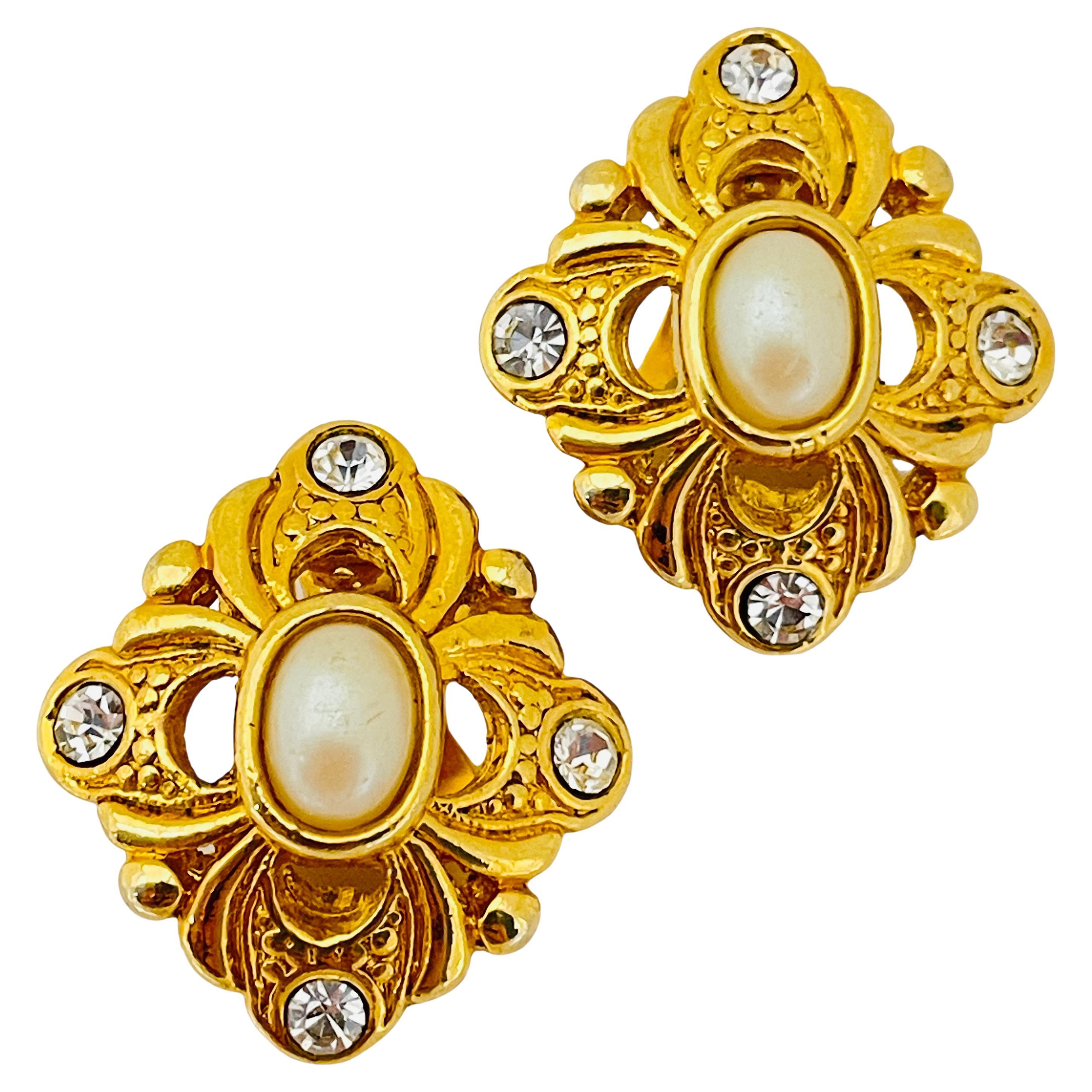 Vintage gold pearl rhinestone designer runway clip on earrings  For Sale