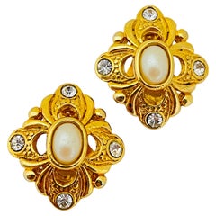 Vintage gold pearl rhinestone designer runway clip on earrings 