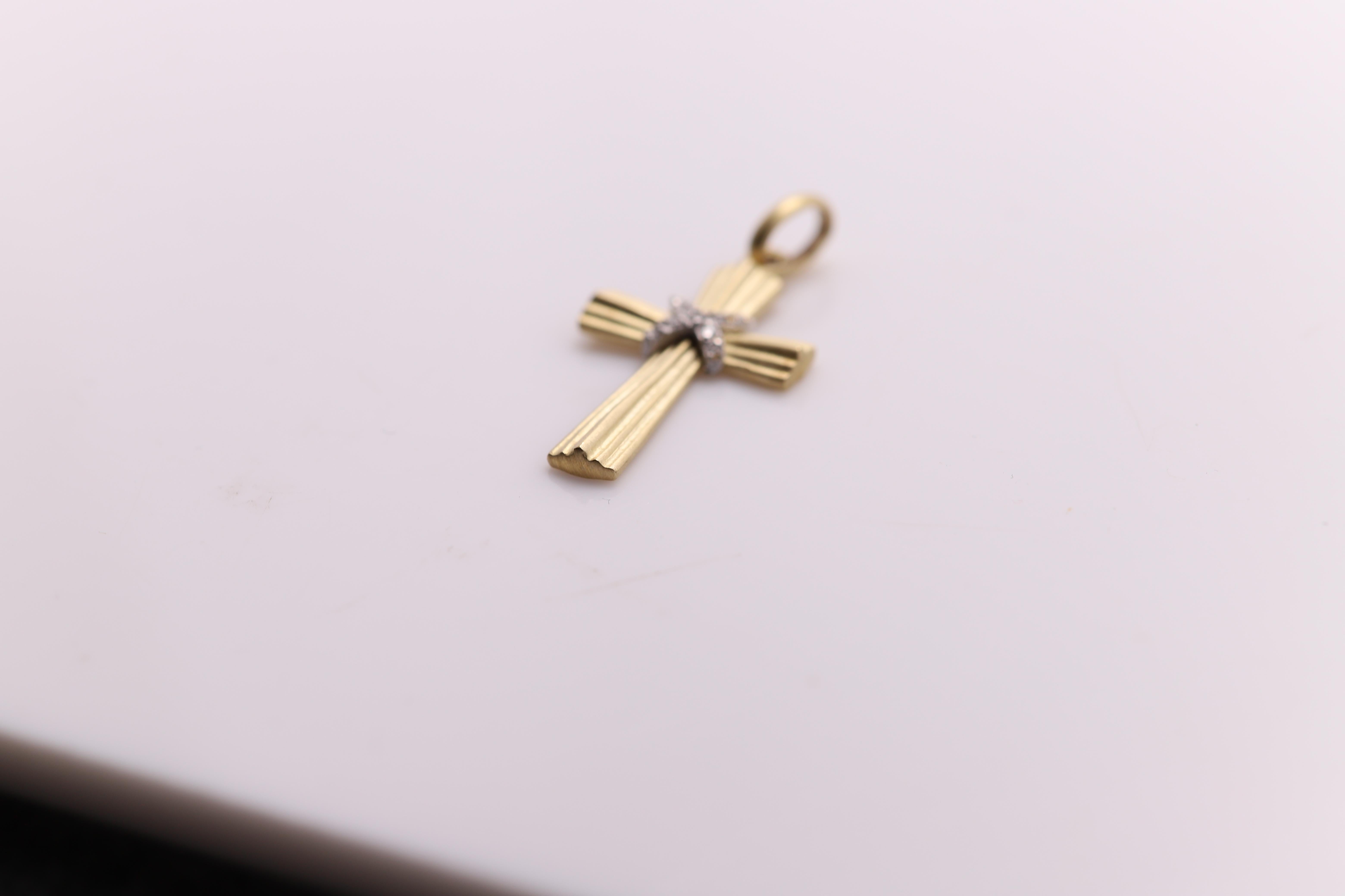 Vintage Gold Pendant Cross 14 Karat Yellow Gold Diamond Cross 1