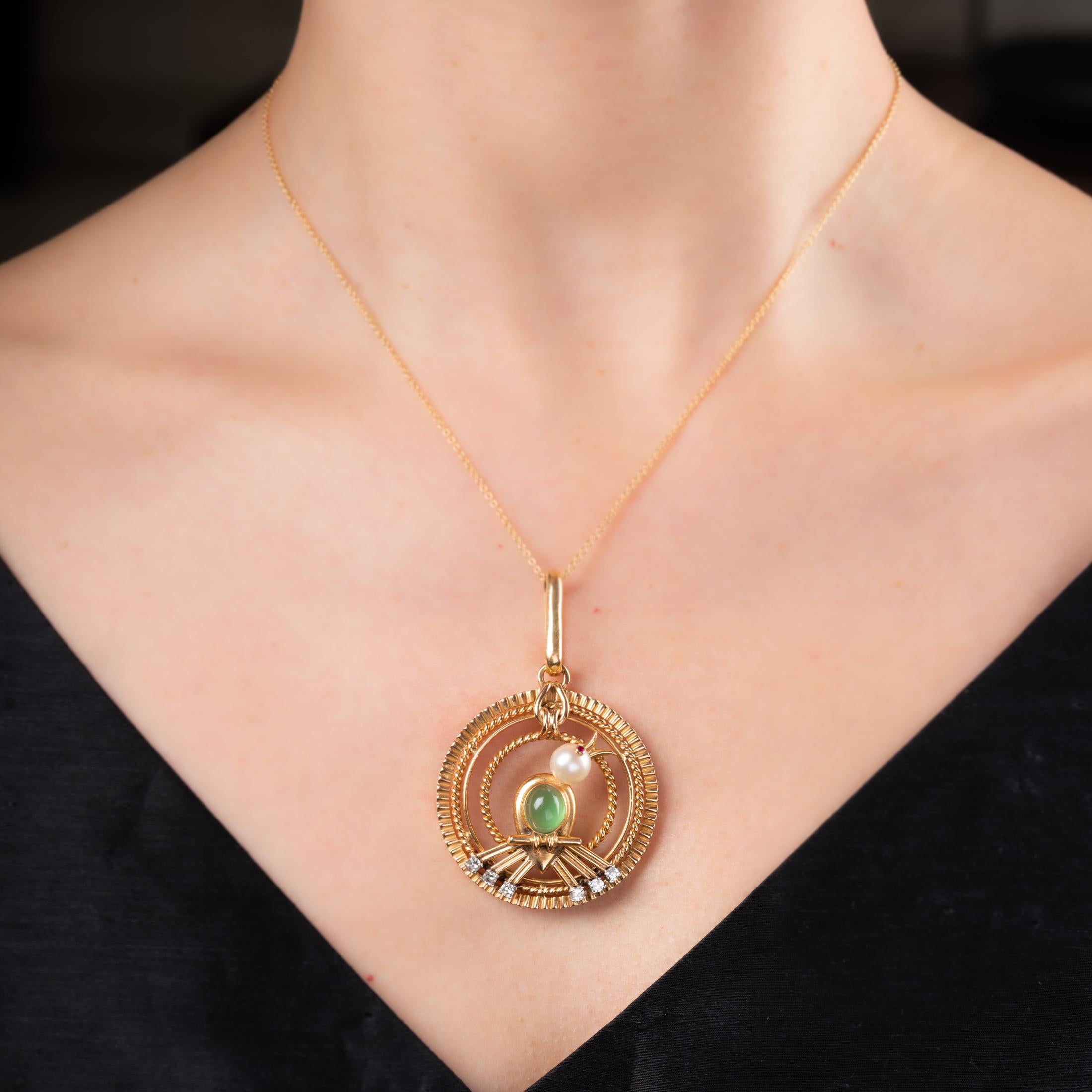 Vintage Gold Pendant For Sale at 1stDibs