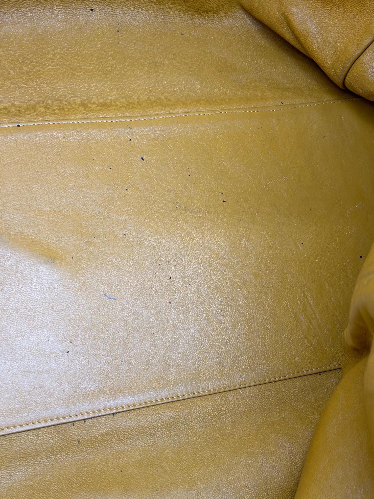 Vintage Gold Pfeil Mustard Tan Ostrich Leather Duffel Travel Bag Tote c1980s For Sale 10