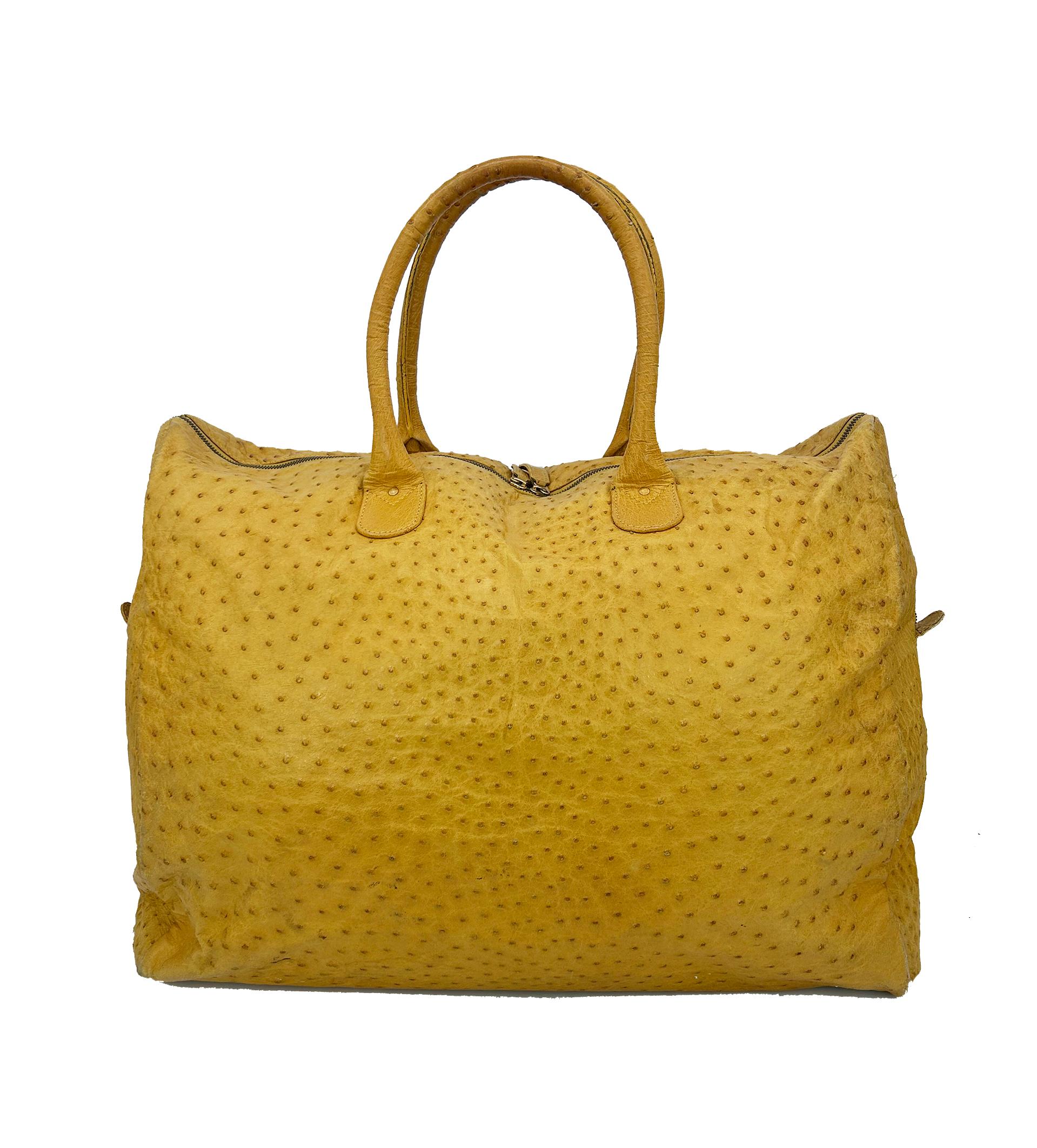 Vintage Gold Pfeil Mustard Tan Ostrich Leather Duffel Travel Bag Tote c1980s In Fair Condition For Sale In Philadelphia, PA