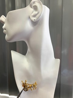 Vintage Gold Pin 0.05 Carat Natural Diamond Roman Chariot Gem Stone, circa 1980