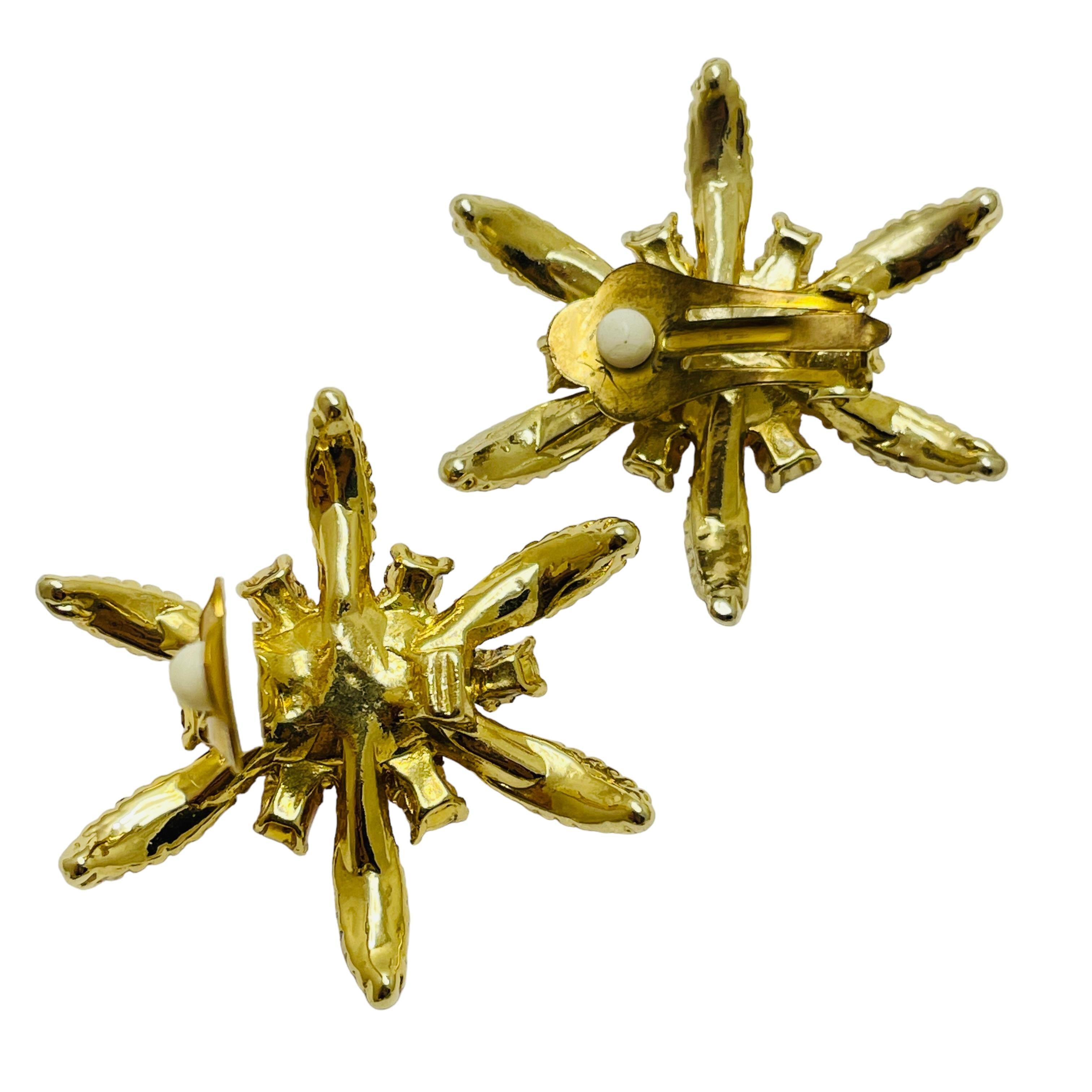 Vintage Goldrosa Blume Designer Laufsteg-Ohrclips auf Ohrringen, Vintage im Zustand „Gut“ im Angebot in Palos Hills, IL