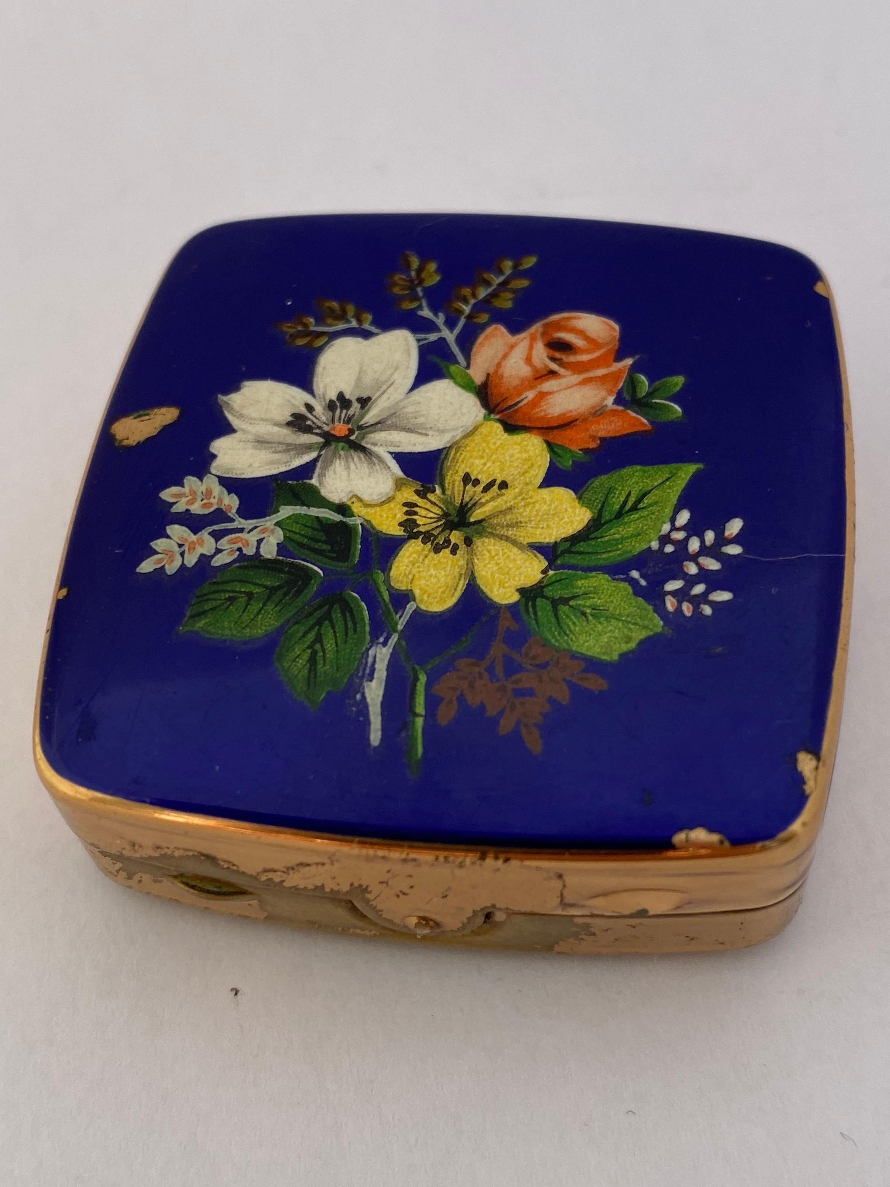 Vintage Gold Plated and Enamel Pill Box For Sale 7