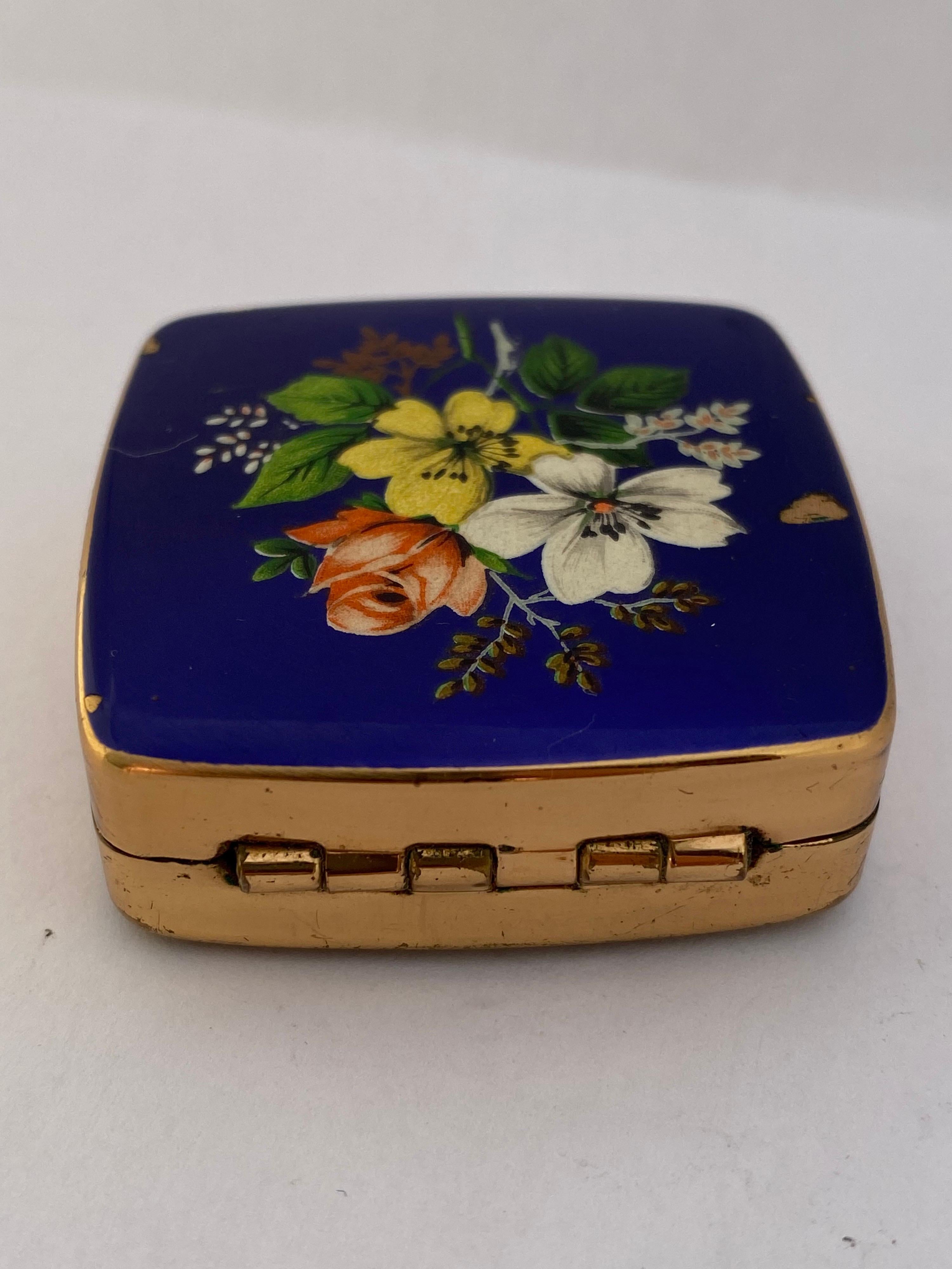 Vintage Gold Plated and Enamel Pill Box In Fair Condition For Sale In Carlisle, GB