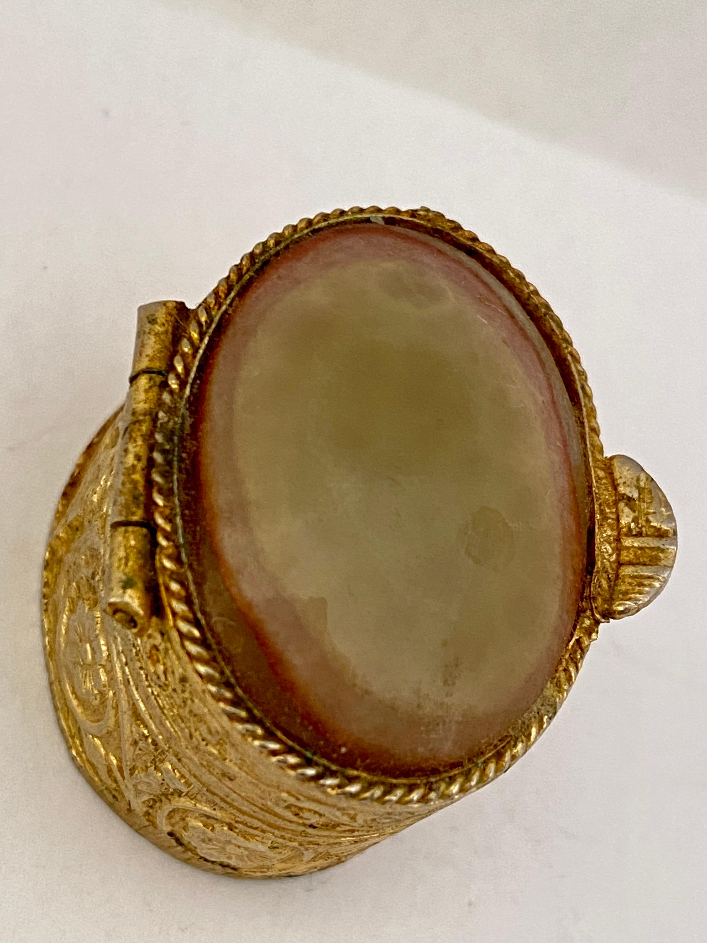 Vintage Gold plated and Green Onyx Pill Box 6