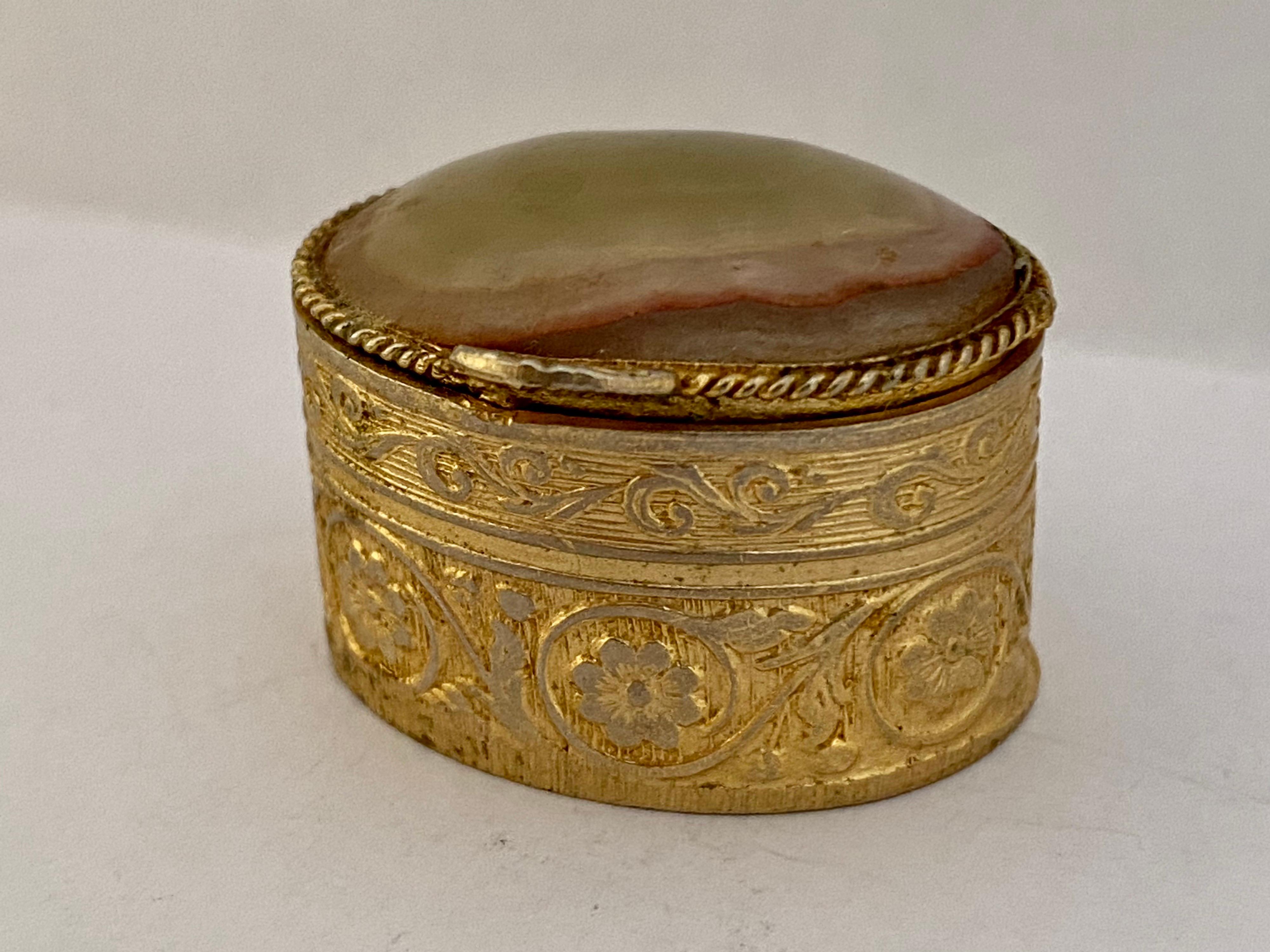 Women's or Men's Vintage Gold plated and Green Onyx Pill Box