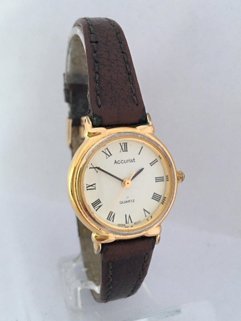 Vintage Gold-Plated and Stainless Steel Back Accurist Quartz Ladies Watch For Sale 6