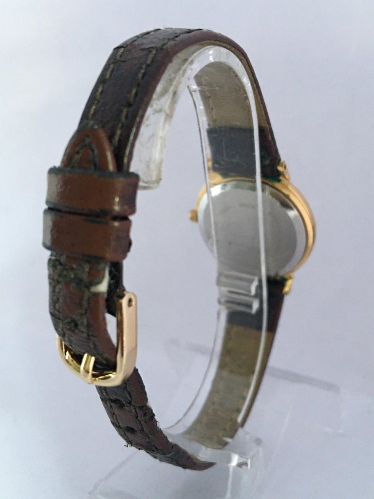 Vintage Gold-Plated and Stainless Steel Back Accurist Quartz Ladies Watch For Sale 2