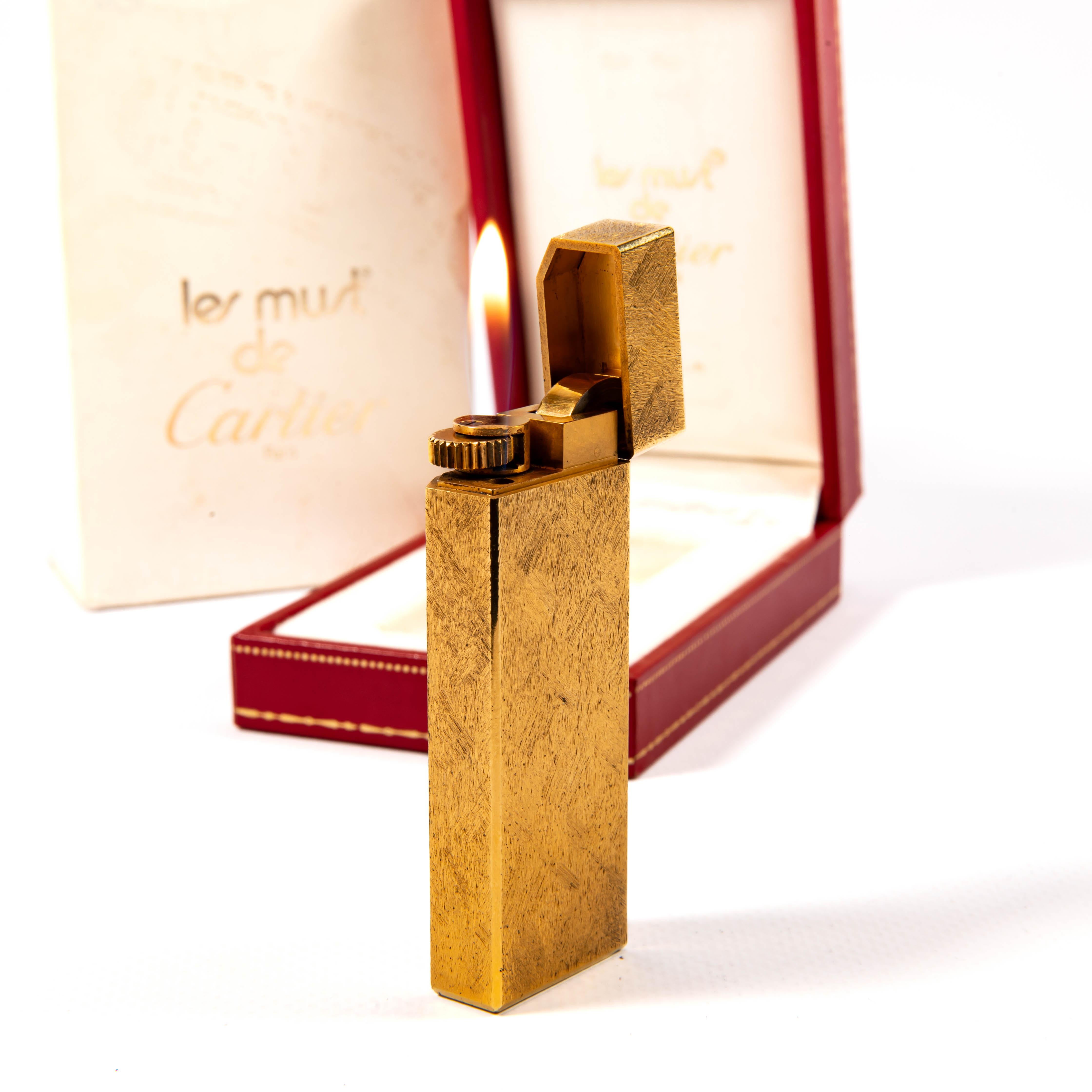 Vintage vergoldet CARTIER Pentagon Feuerzeug gebürstet in Box 1980er im Angebot 4