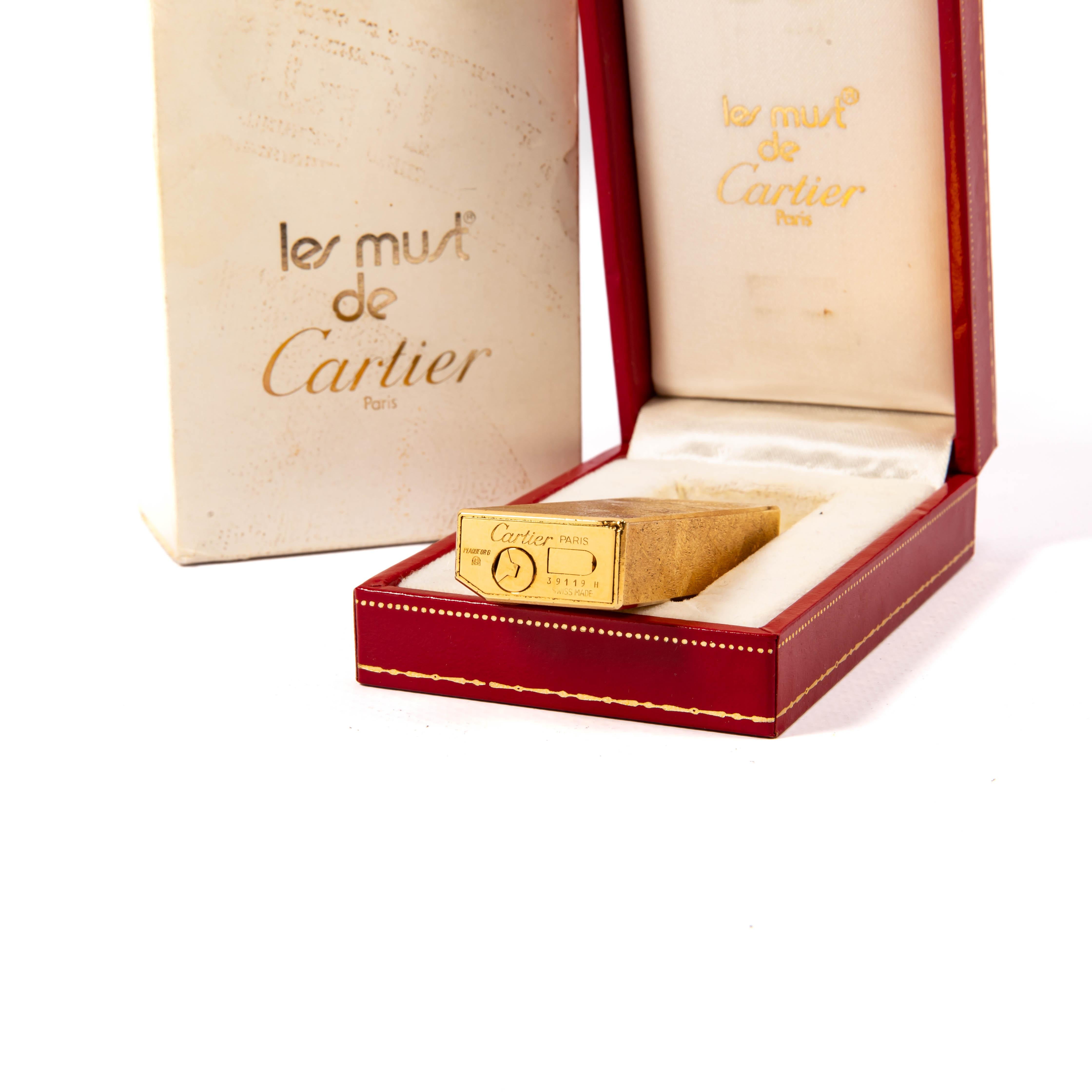 Vintage vergoldet CARTIER Pentagon Feuerzeug gebürstet in Box 1980er im Angebot 5