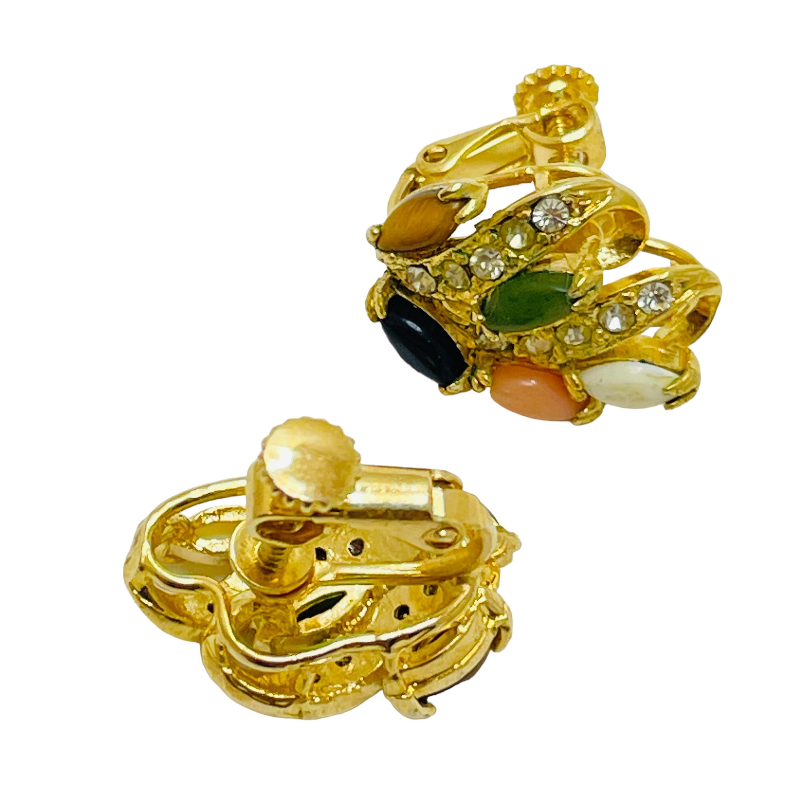 Vergoldete Koralle Onyx Tigerauge Jade Opal Clip auf Ohrringe Vintage im Zustand „Gut“ im Angebot in Palos Hills, IL