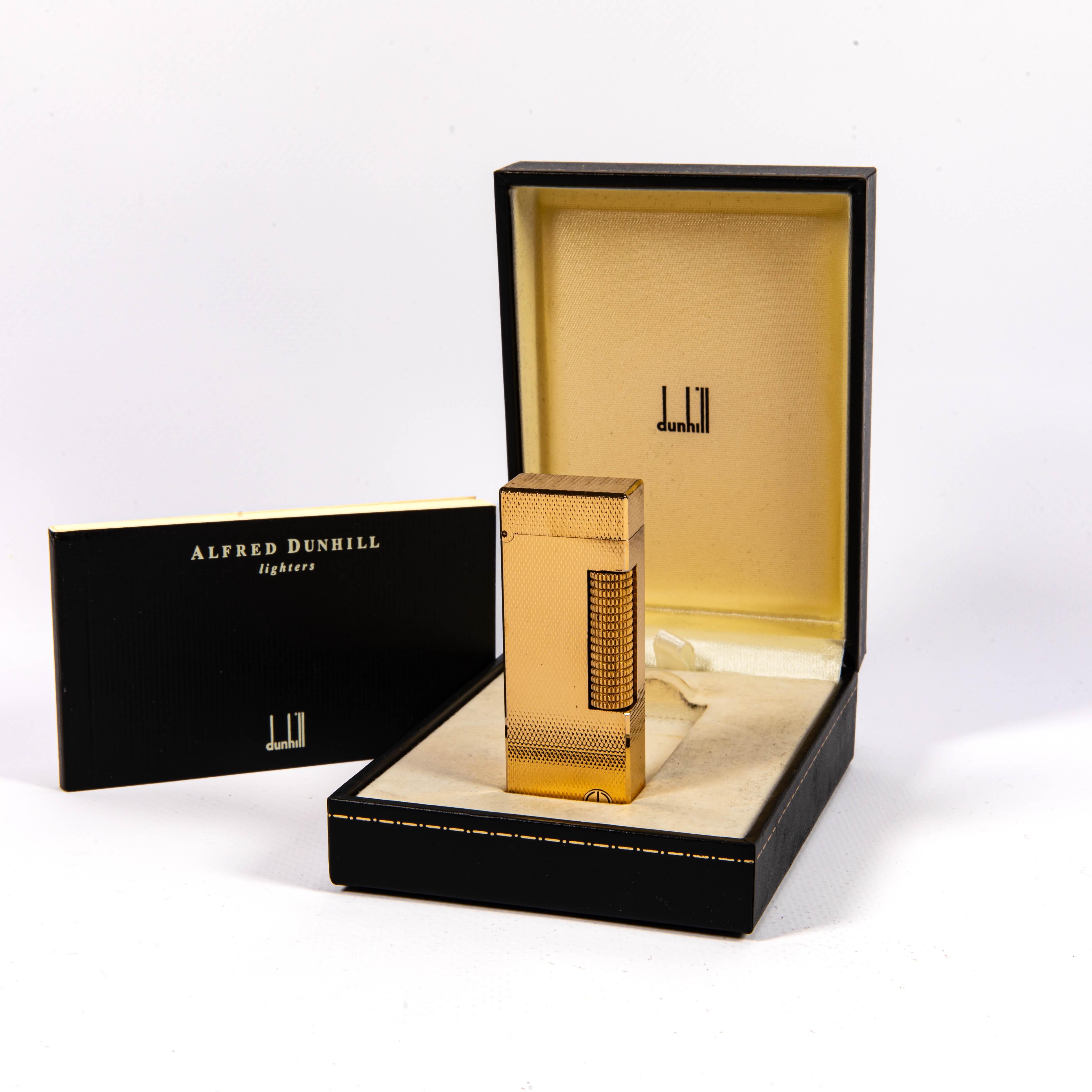 Established by Alfred Dunhill, a name synonymous with luxury and refinement, the Dunhill brand has been a stalwart in the realm of high-end smoking accessories since its inception. Known for their elegant aesthetic and innovative spirit, Dunhill