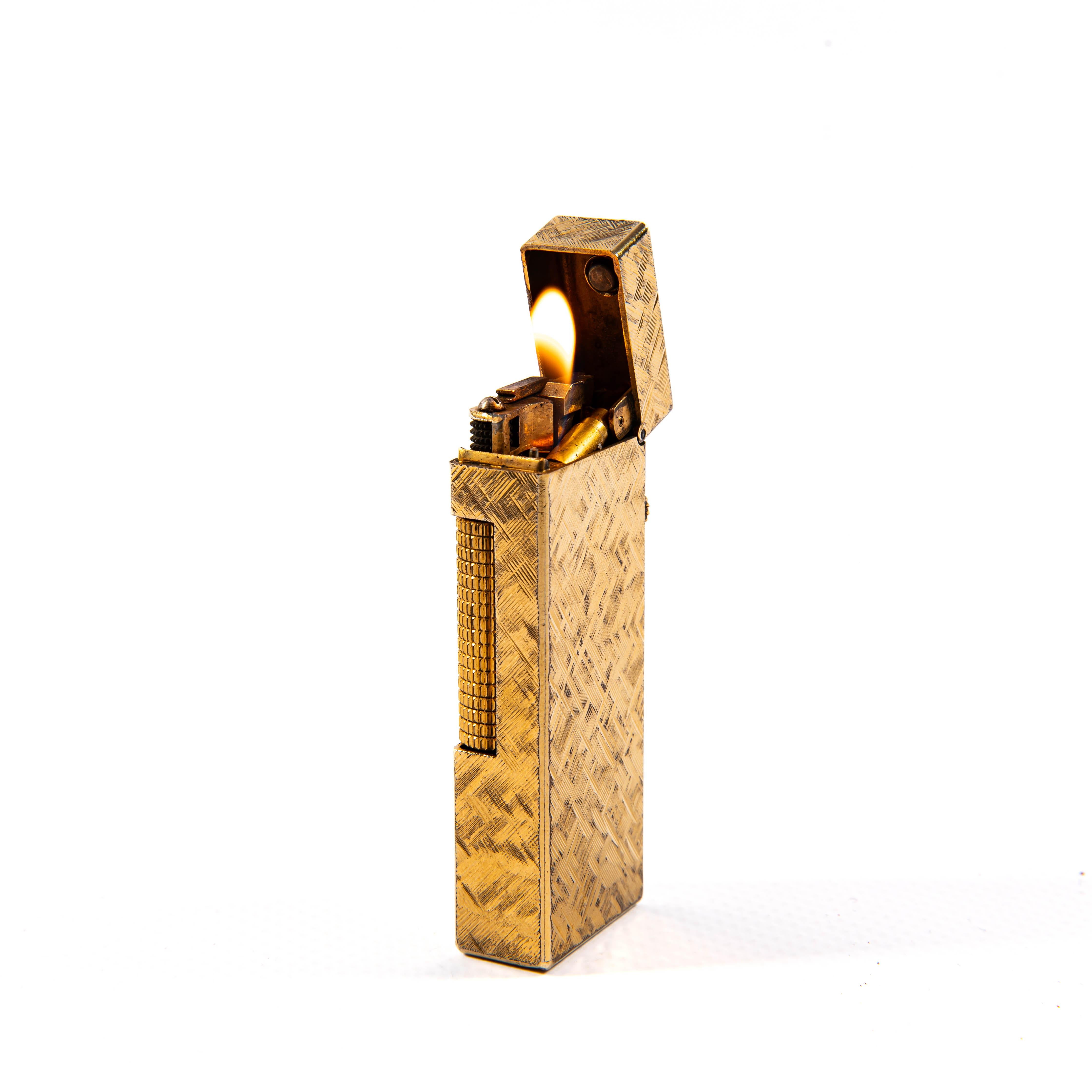 Vintage Gold Plated DUNHILL Rollagas Lighter Florentine 1960s For Sale 2