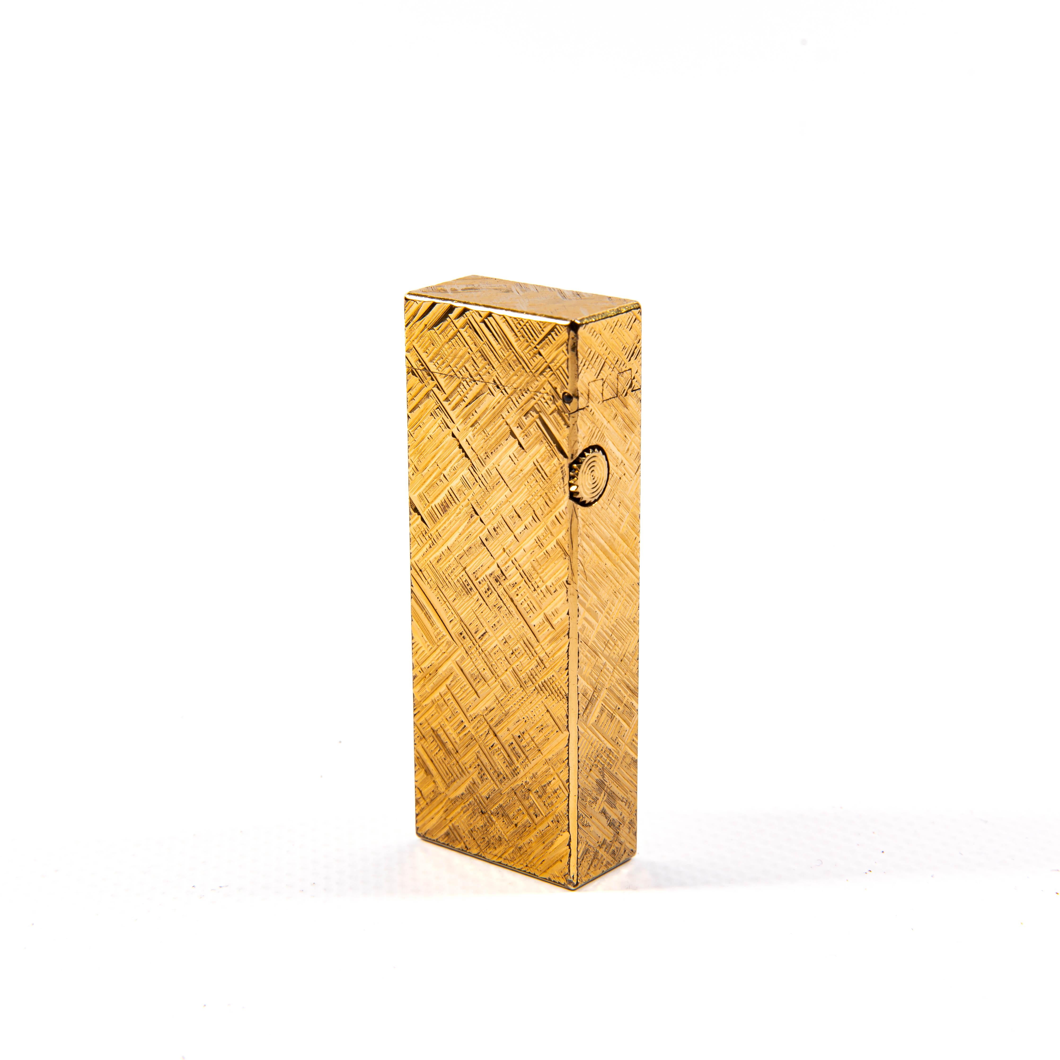 Women's or Men's Vintage Gold Plated Dunhill Rollagas Lighter Florentine 1970s For Sale