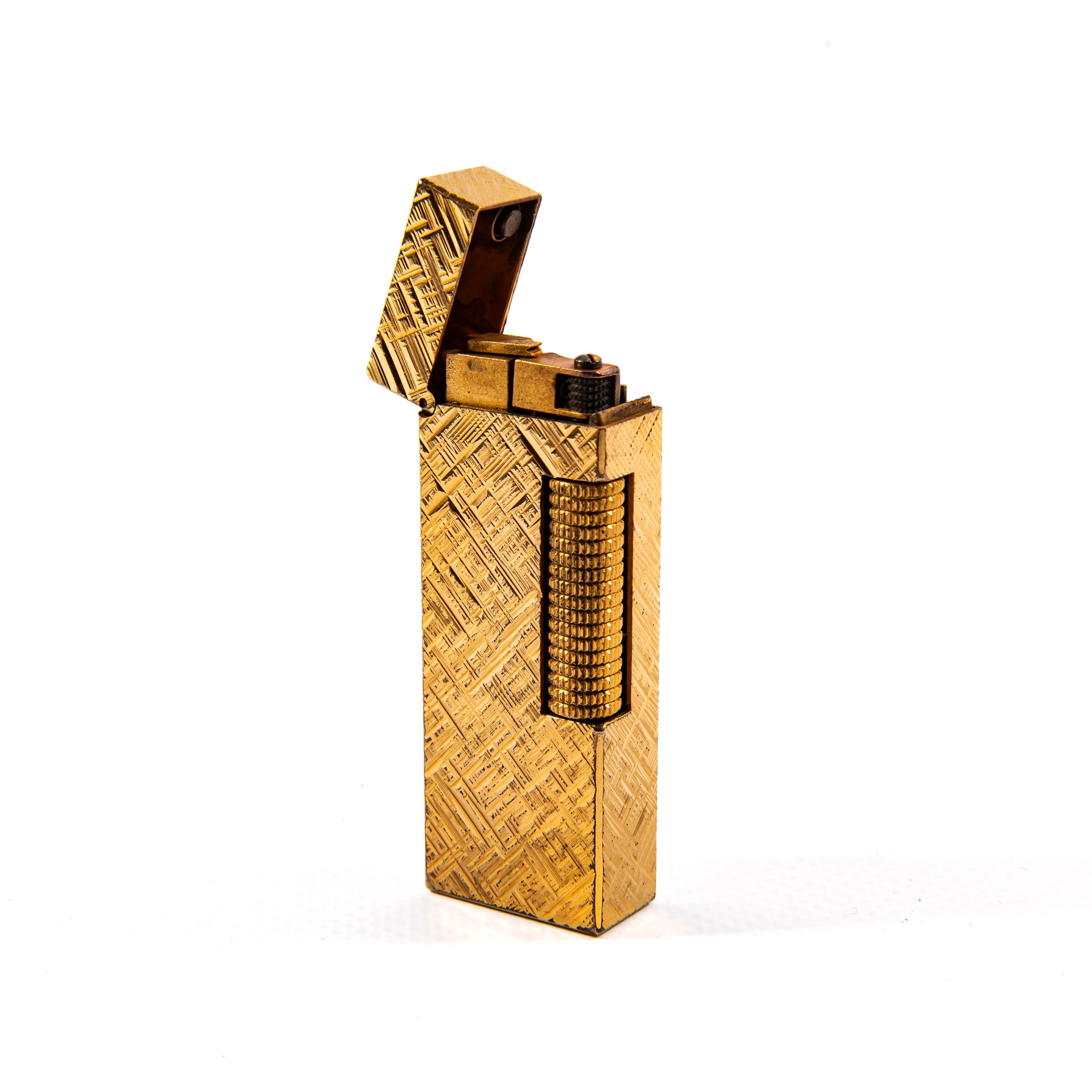 Vintage Gold Plated Dunhill Rollagas Lighter Florentine 1970s For Sale 2