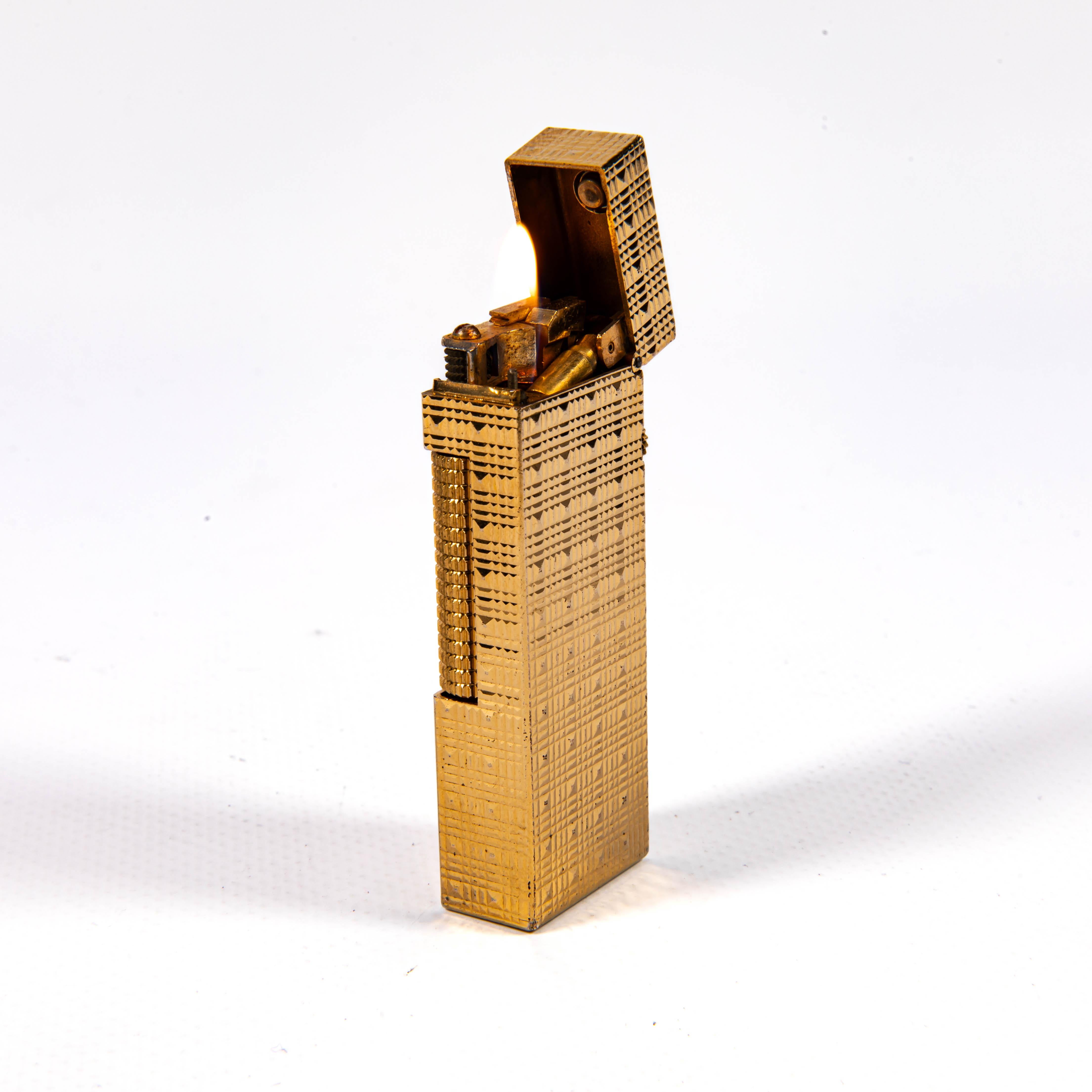 Accendino DUNHILL Rollagas placcato oro d'epoca Tartan 1969 in vendita 3