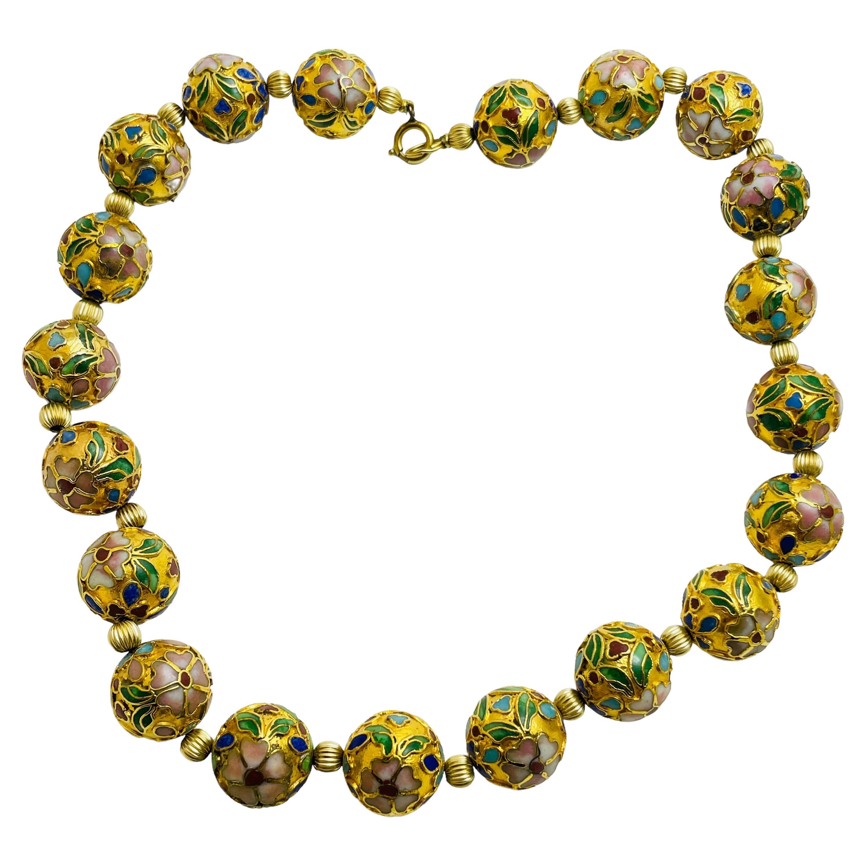 DÉTAILS

• non signé 

• plaqué or avec émail  

• Collier de créateur vintage 

MESURES  

• 

CONDITION

•  excellent état vintage avec des signes d'usure minimes 

 Sku 40

❤️❤️   BIJOUX VINTAGE DE CRÉATEURS   ❤️❤️

❤️❤️  ALEXANDER'S BOUTIQUE 