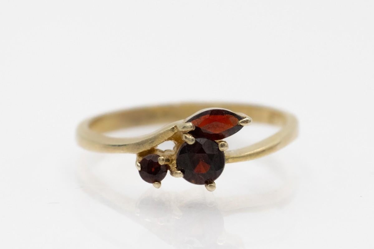 Vintage gold plated garnet ring. In Good Condition For Sale In Chorzów, PL