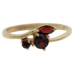 Bague vintage en grenat plaqué or.