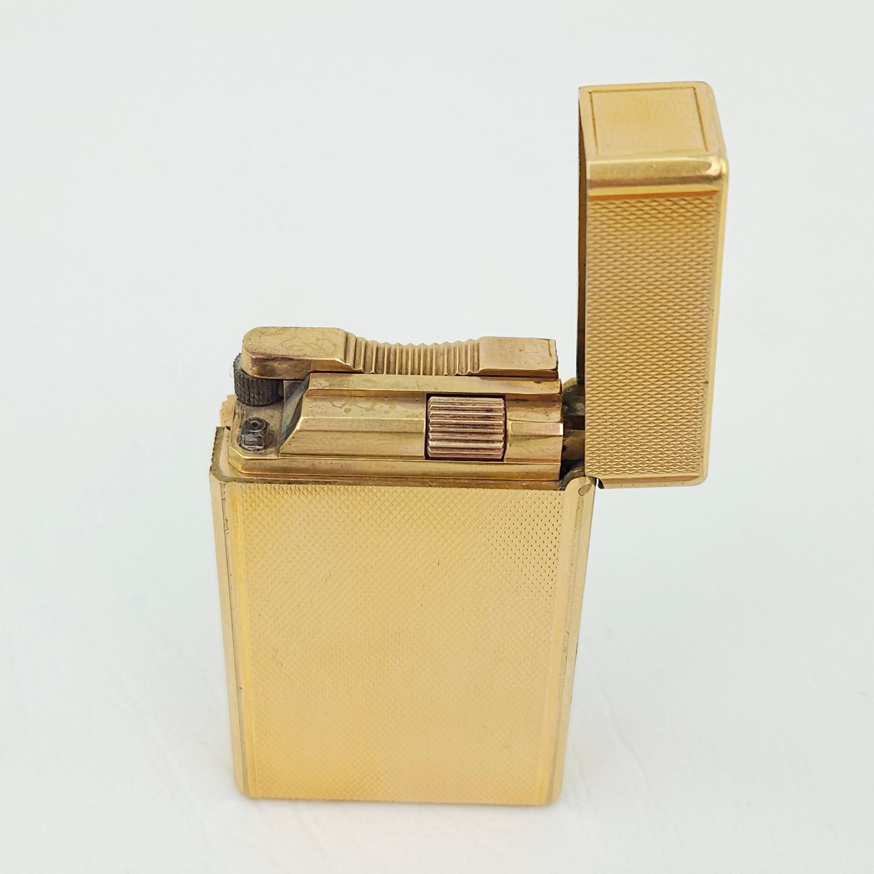 Vintage Gold-Plated Gas Lighter By S. T. Dupont, Paris In Excellent Condition For Sale In Hamilton, Ontario