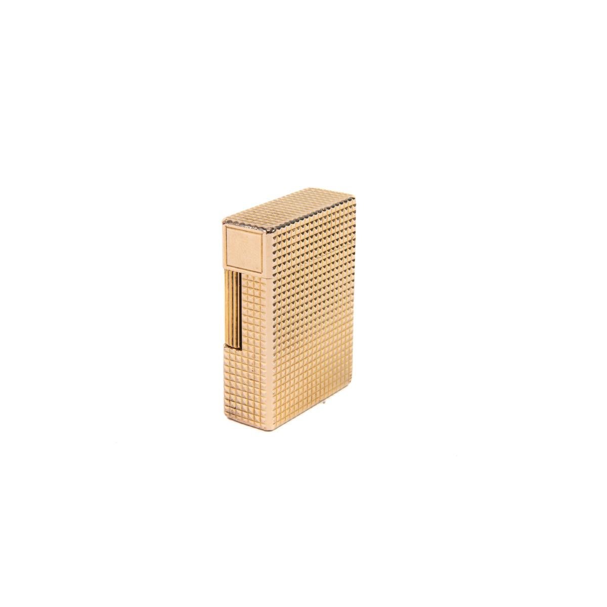 Vintage Gold Plated Ligne 1 ST Dupont Lighter small diamond cut 1970s In Good Condition In DELFT, NL
