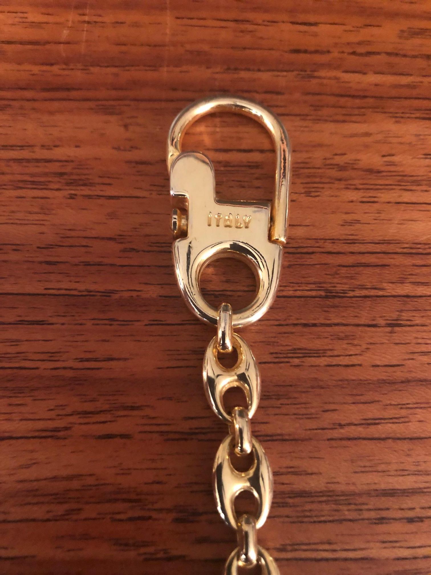 Vintage Gold-Plated Logo Keychain by Gucci In Good Condition In San Diego, CA