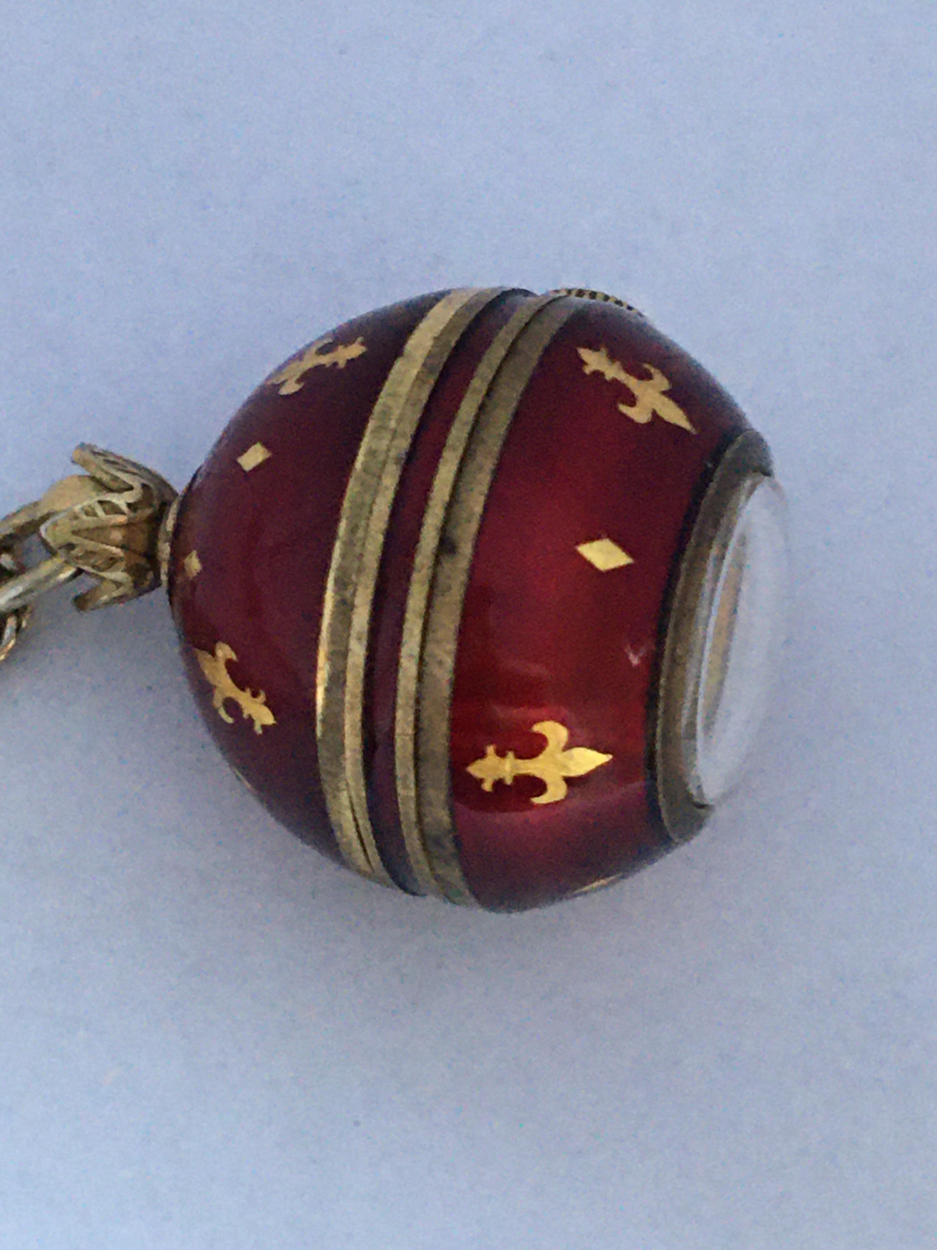 Vintage Gold-Plated Red Enamel Guilloche Hand-Winding Ball Pendant Swiss Watch For Sale 4