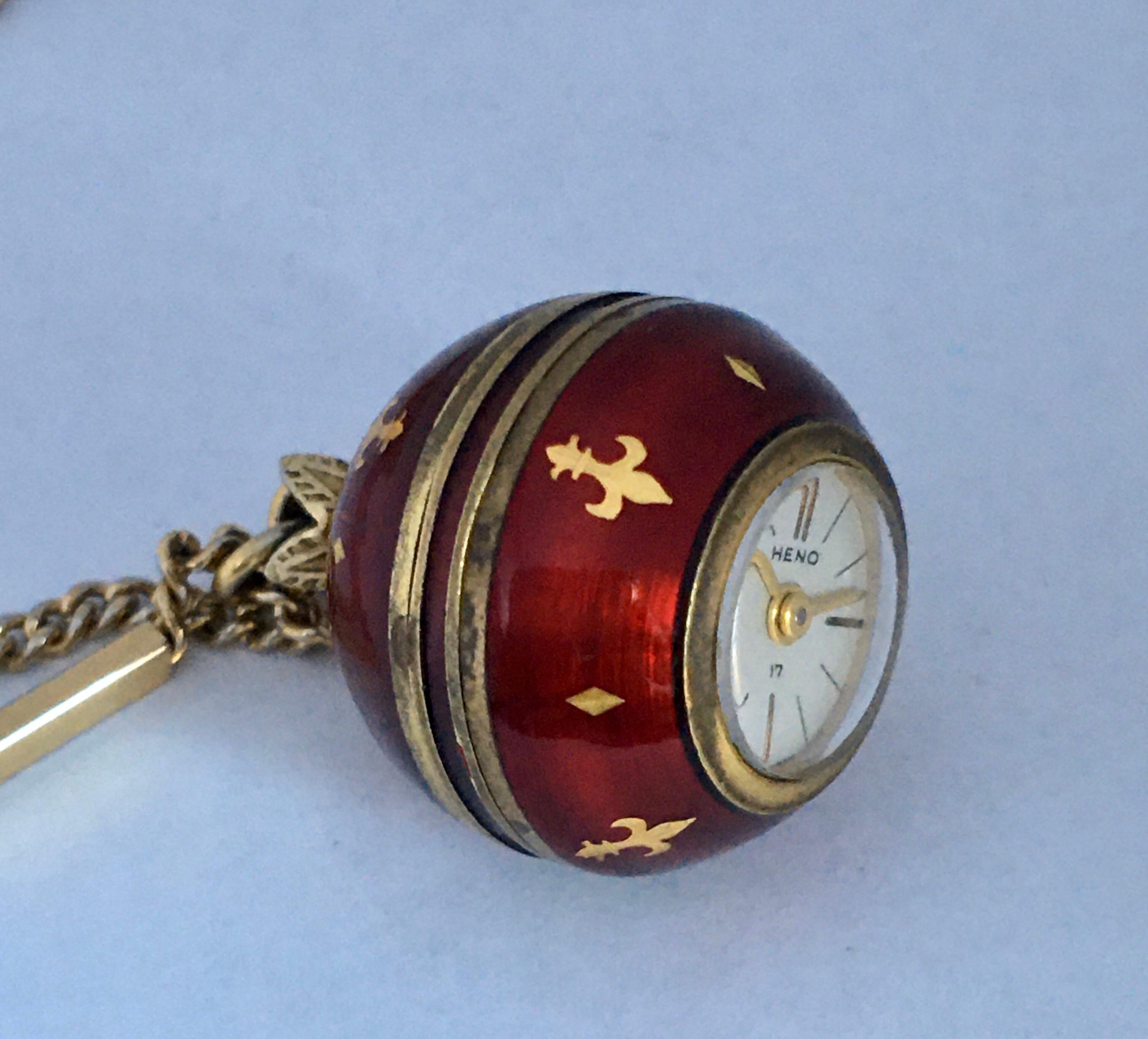 Vintage Gold-Plated Red Enamel Guilloche Hand-Winding Ball Pendant Swiss Watch For Sale 8
